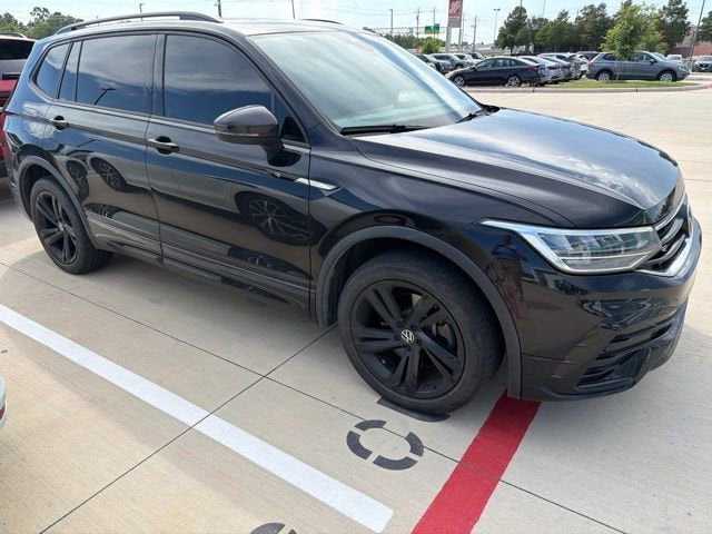 2024 Volkswagen Tiguan SE R-Line Black