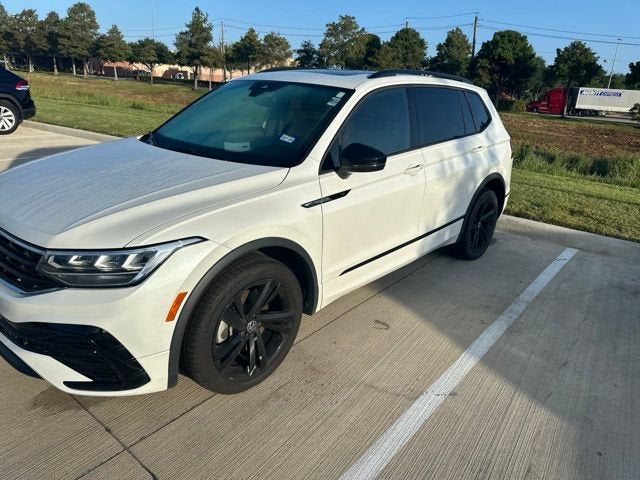 2024 Volkswagen Tiguan SE R-Line Black