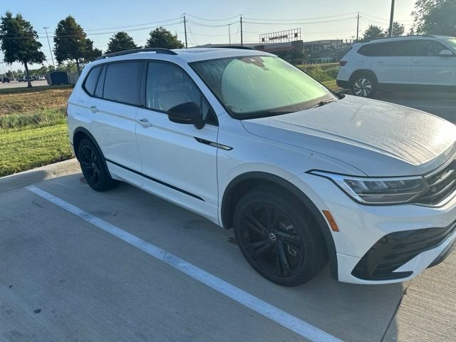 2024 Volkswagen Tiguan SE R-Line Black