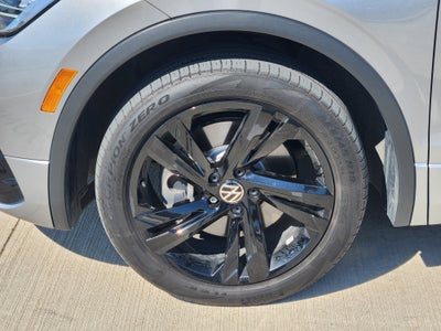2024 Volkswagen Tiguan SE R-Line Black