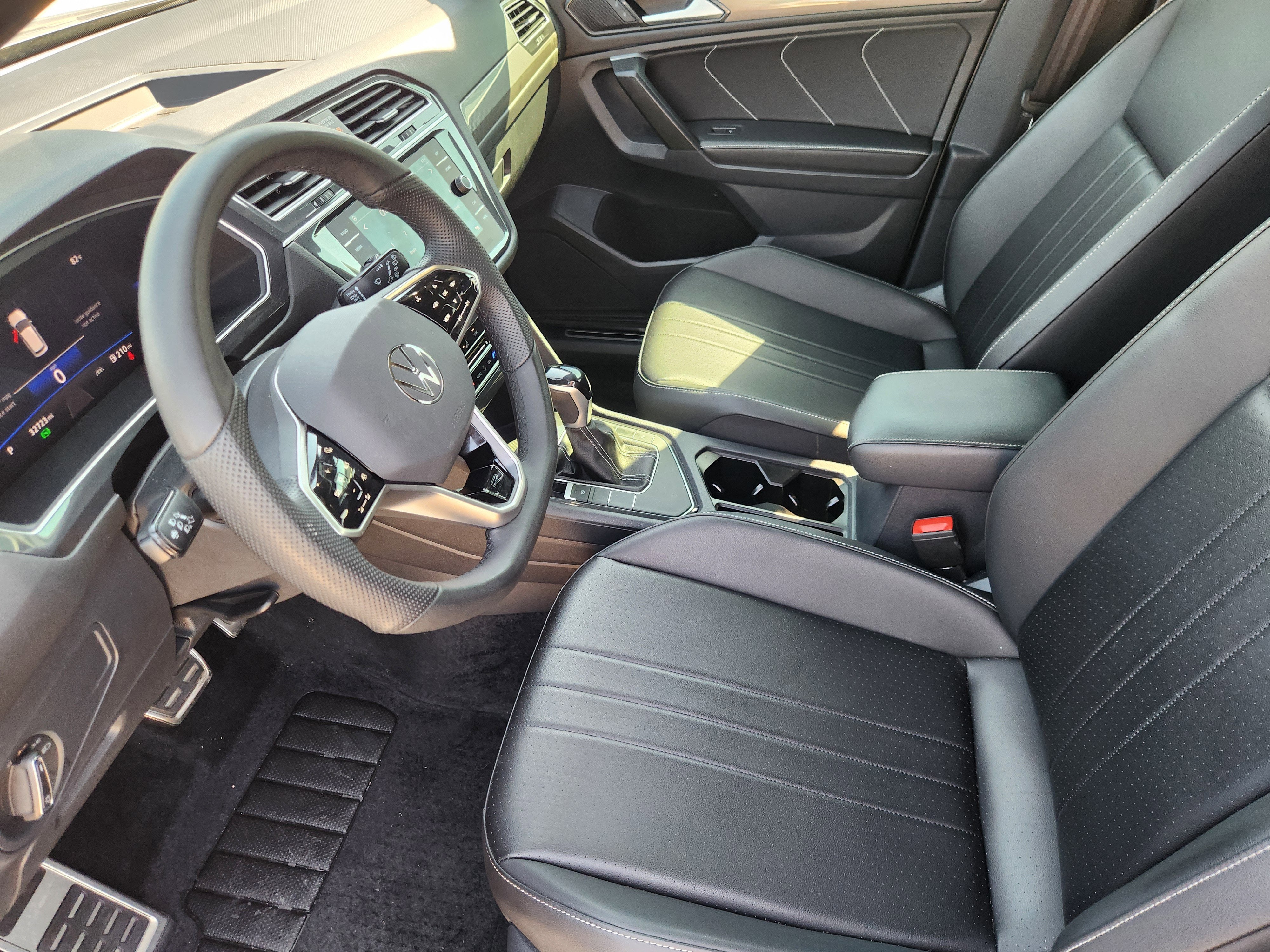 2024 Volkswagen Tiguan SE R-Line Black