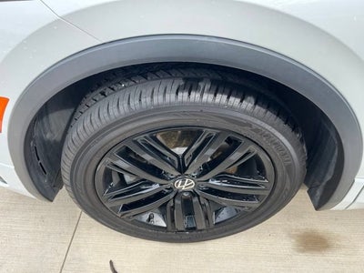 2022 Volkswagen Tiguan SE R-Line Black