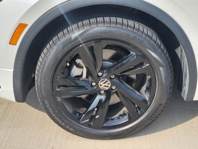 2023 Volkswagen Tiguan SE R-Line Black