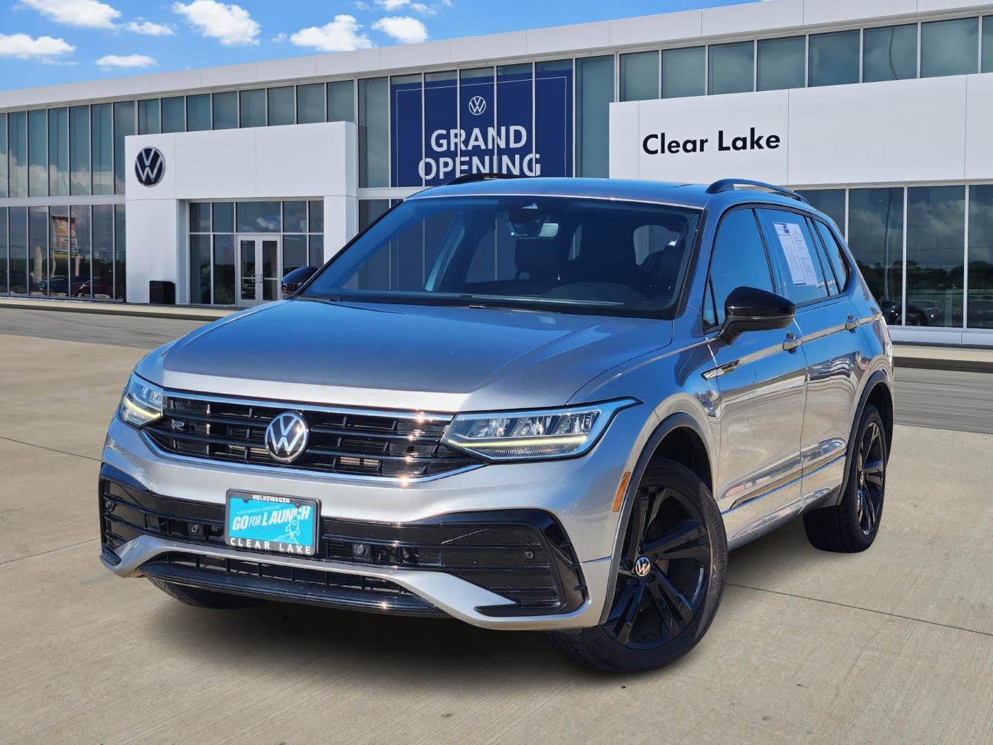 2023 Volkswagen Tiguan SE R-Line Black