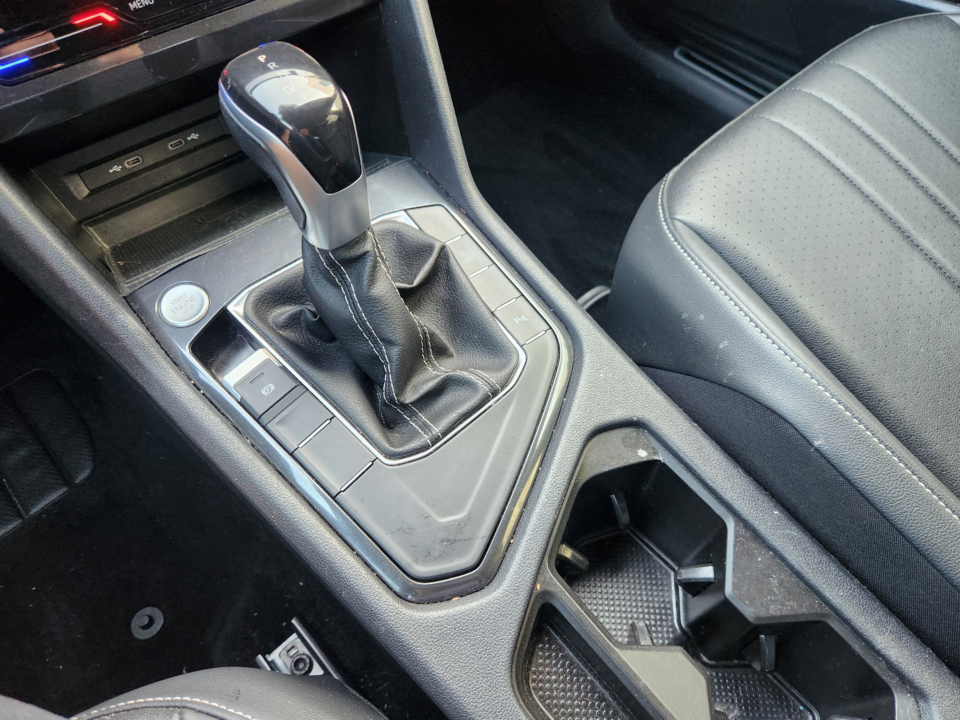 2023 Volkswagen Tiguan SE R-Line Black