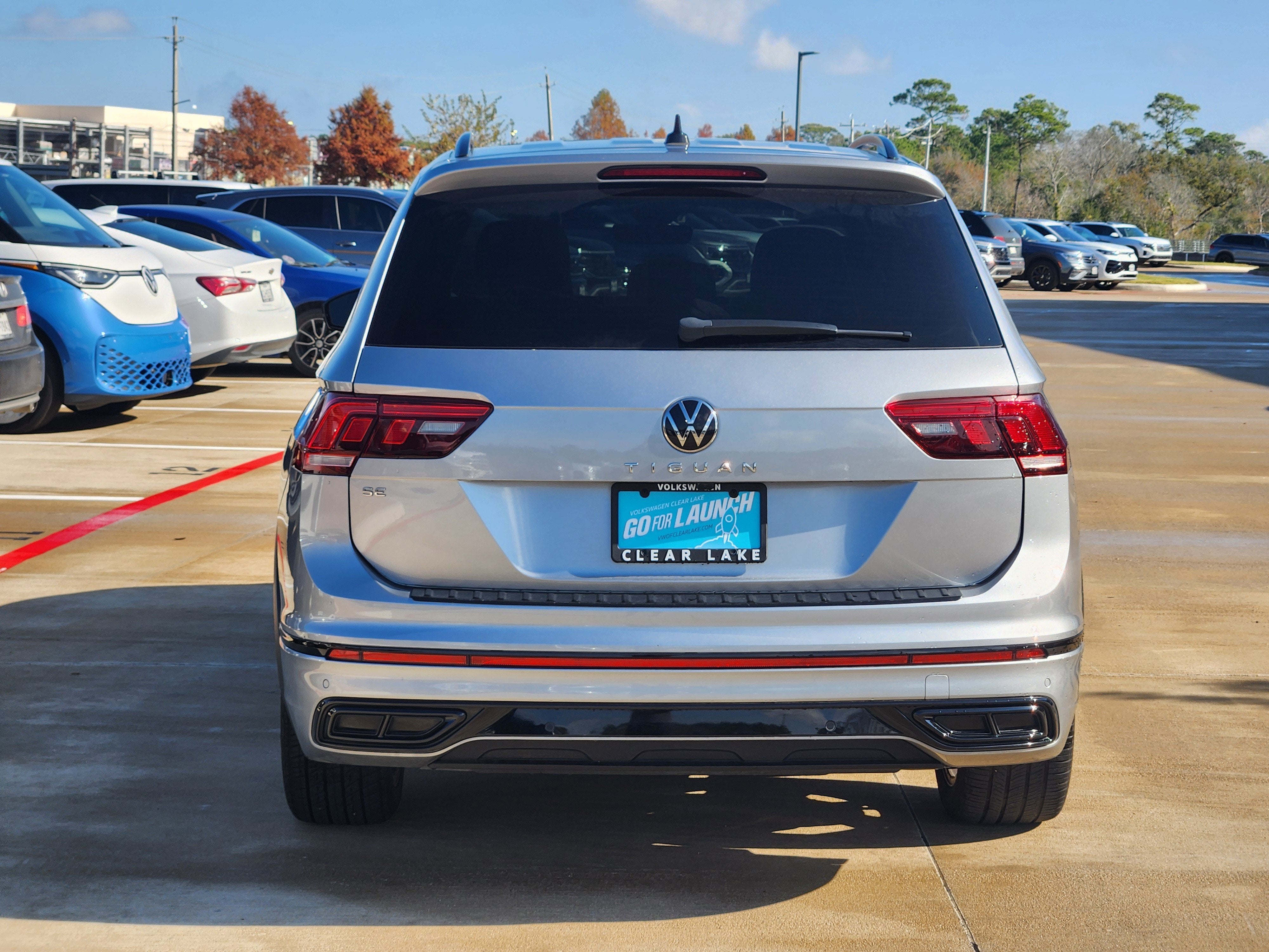 2023 Volkswagen Tiguan SE R-Line Black