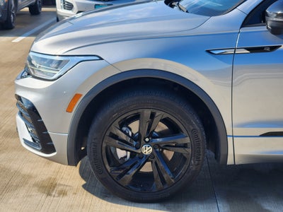 2023 Volkswagen Tiguan SE R-Line Black