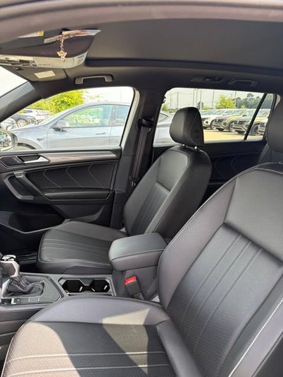 2024 Volkswagen Tiguan SE R-Line Black