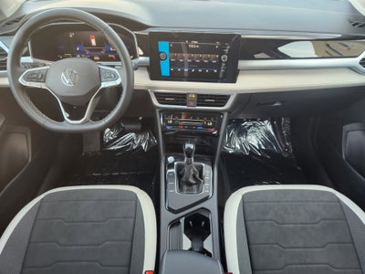 2026 Volkswagen Taos SE