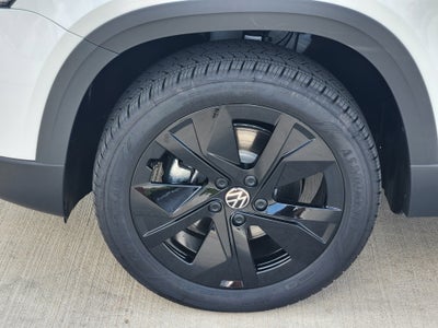 2026 Volkswagen Taos SE