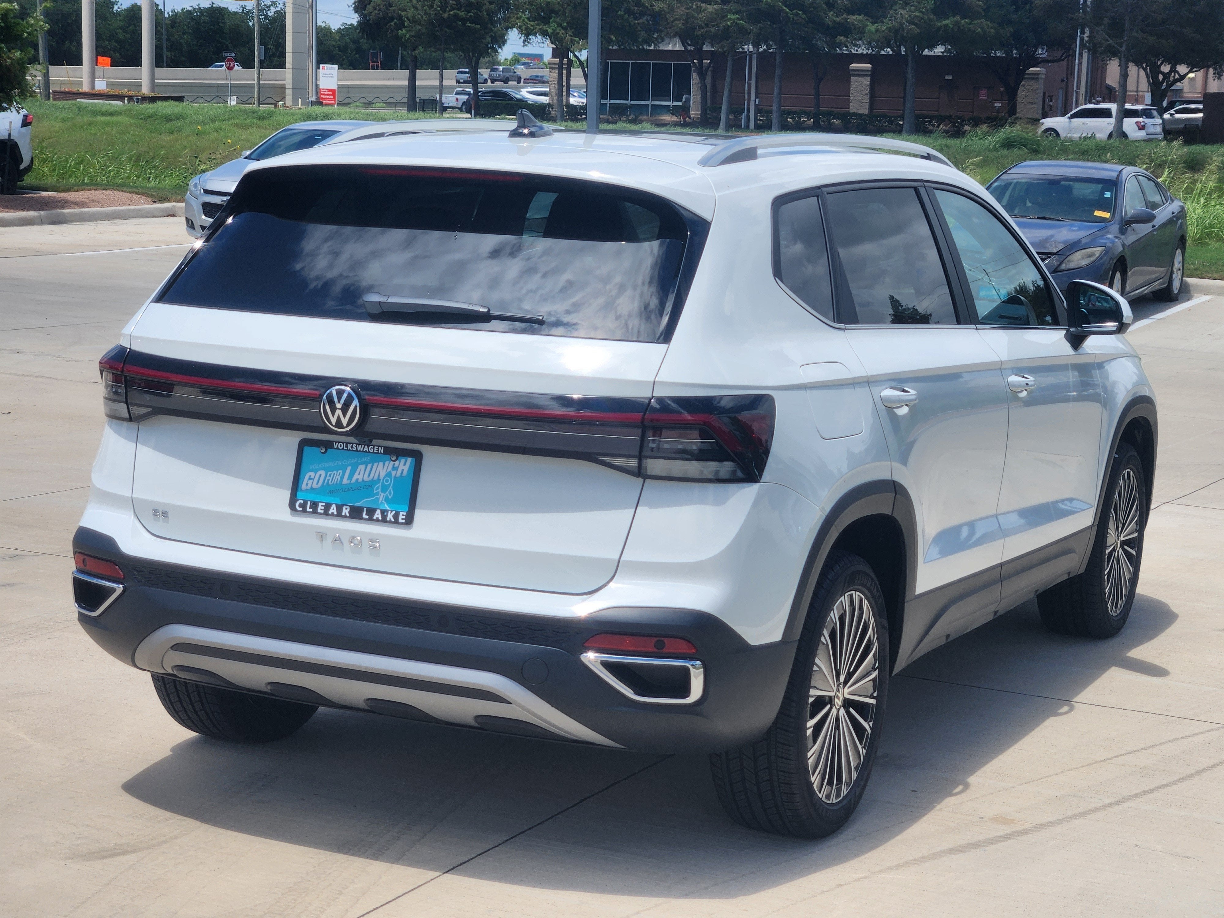 2026 Volkswagen Taos SE