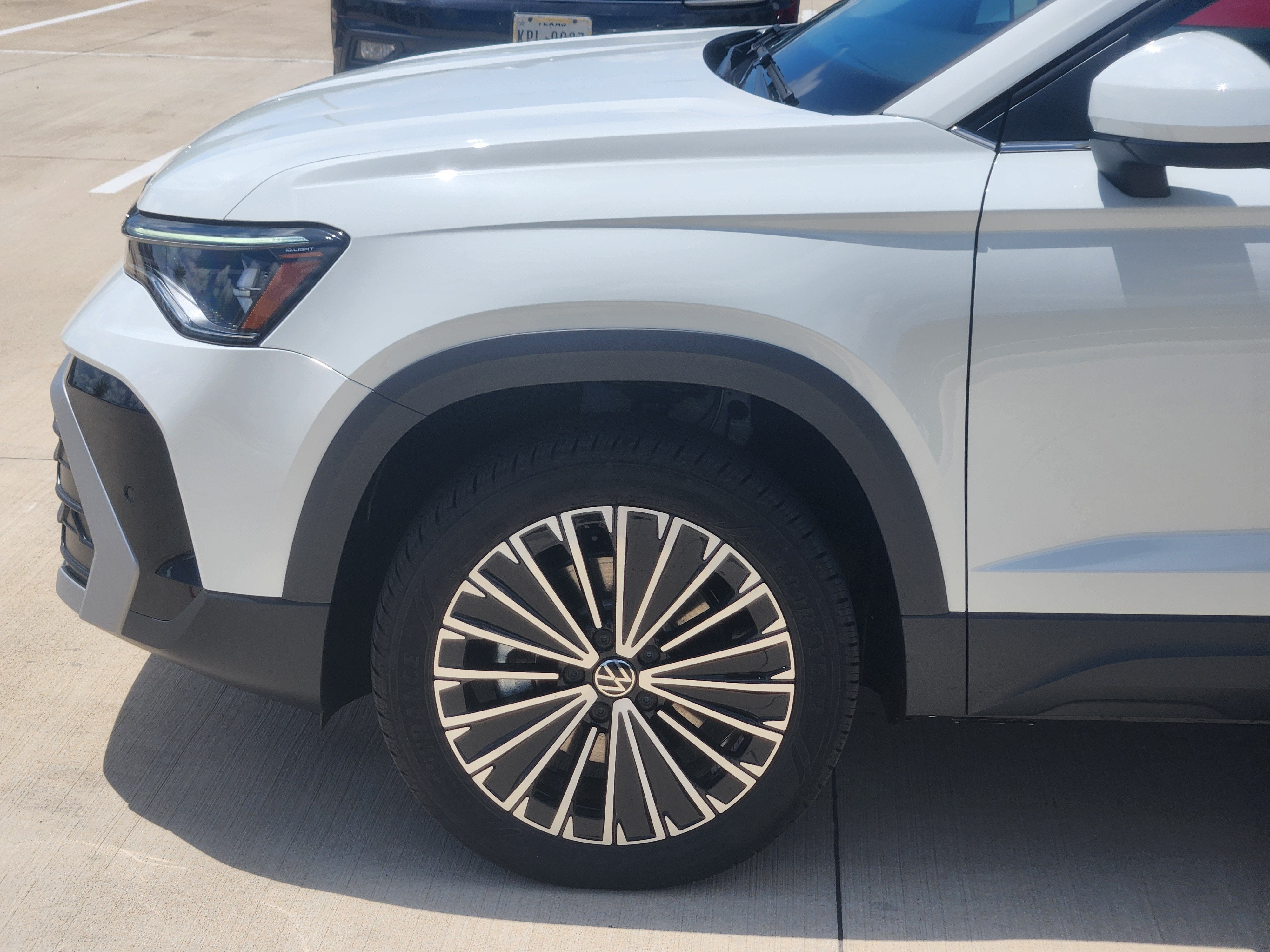 2026 Volkswagen Taos SE
