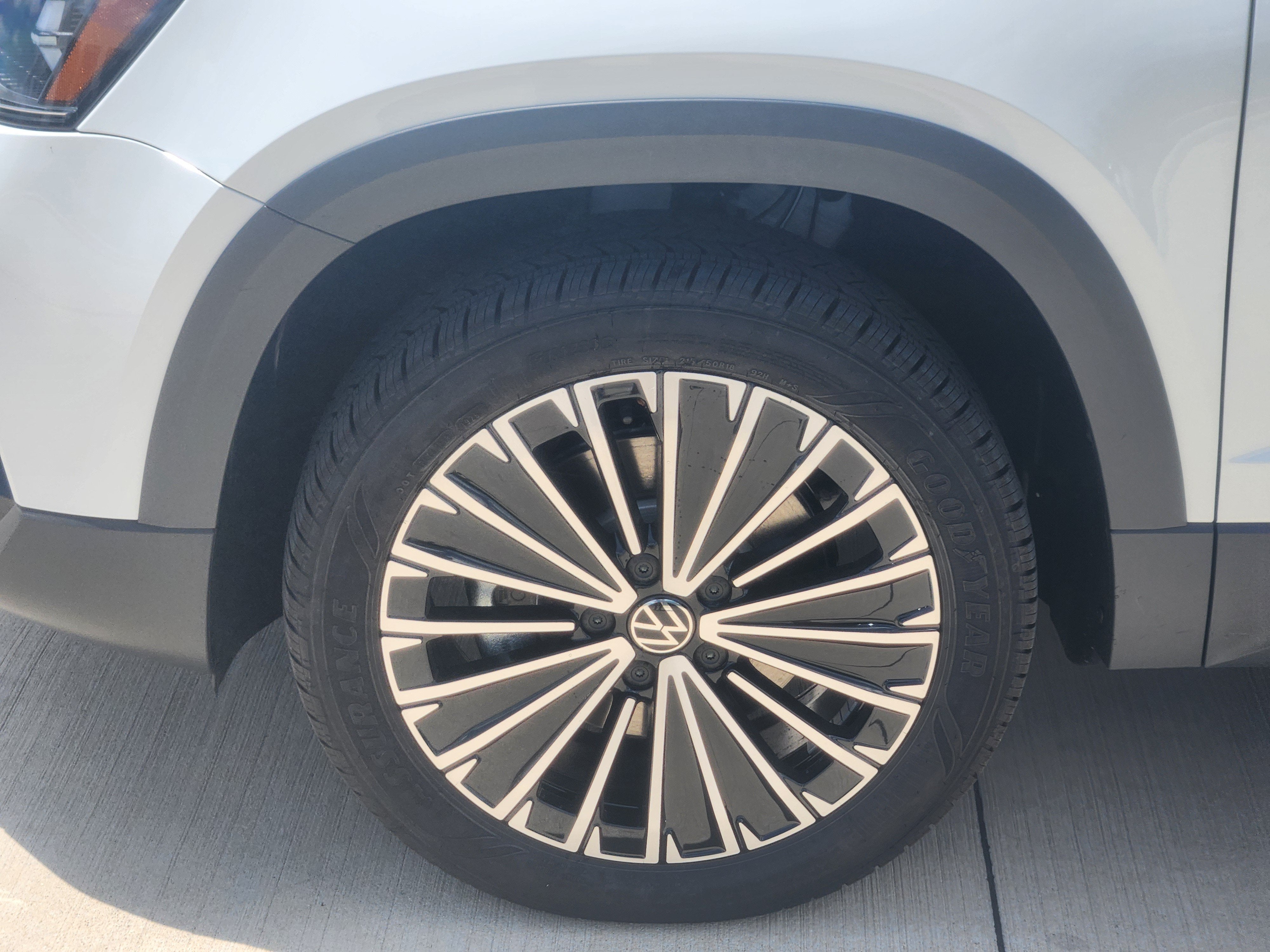 2026 Volkswagen Taos SE