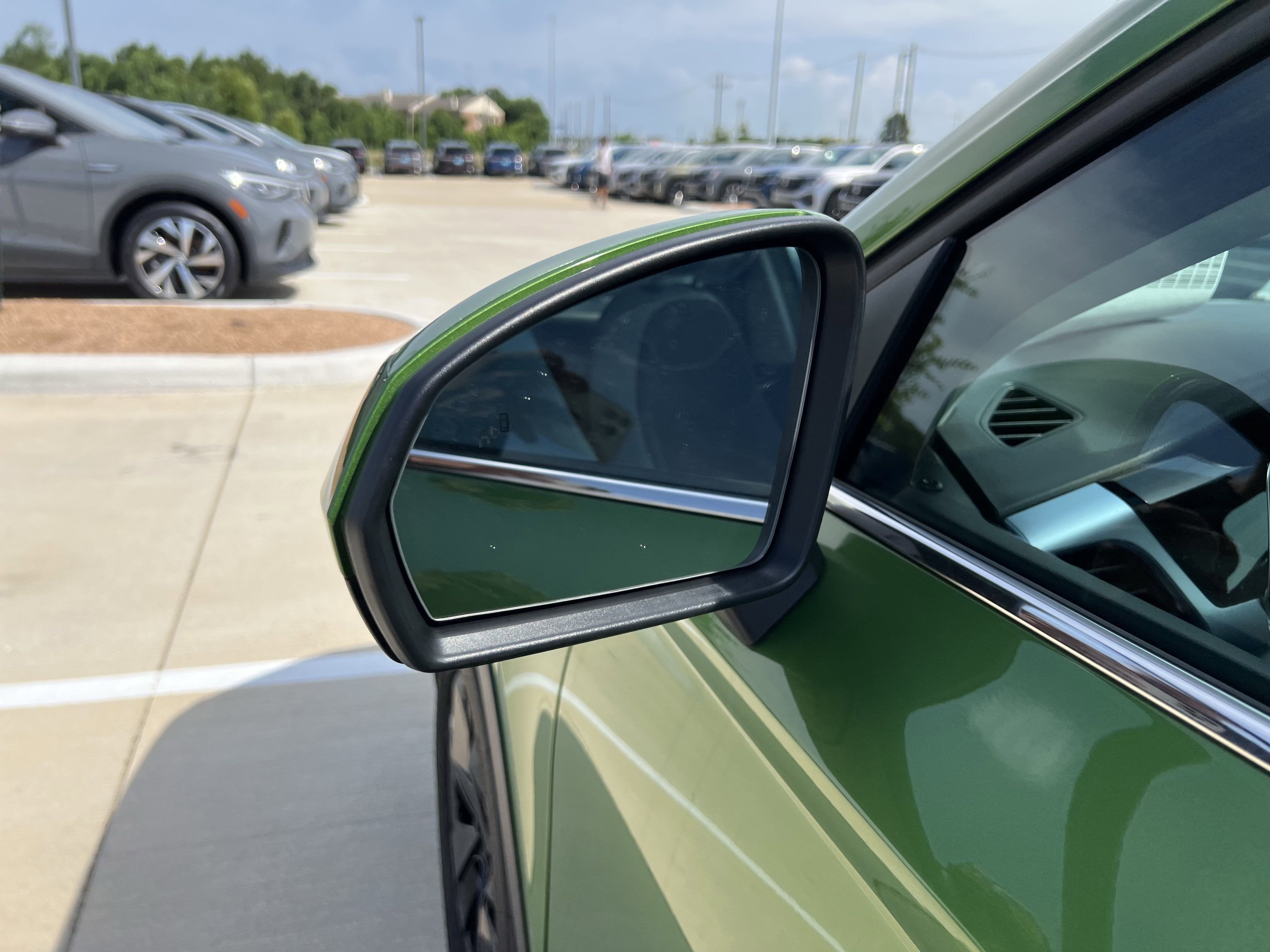 2025 Volkswagen Taos SE