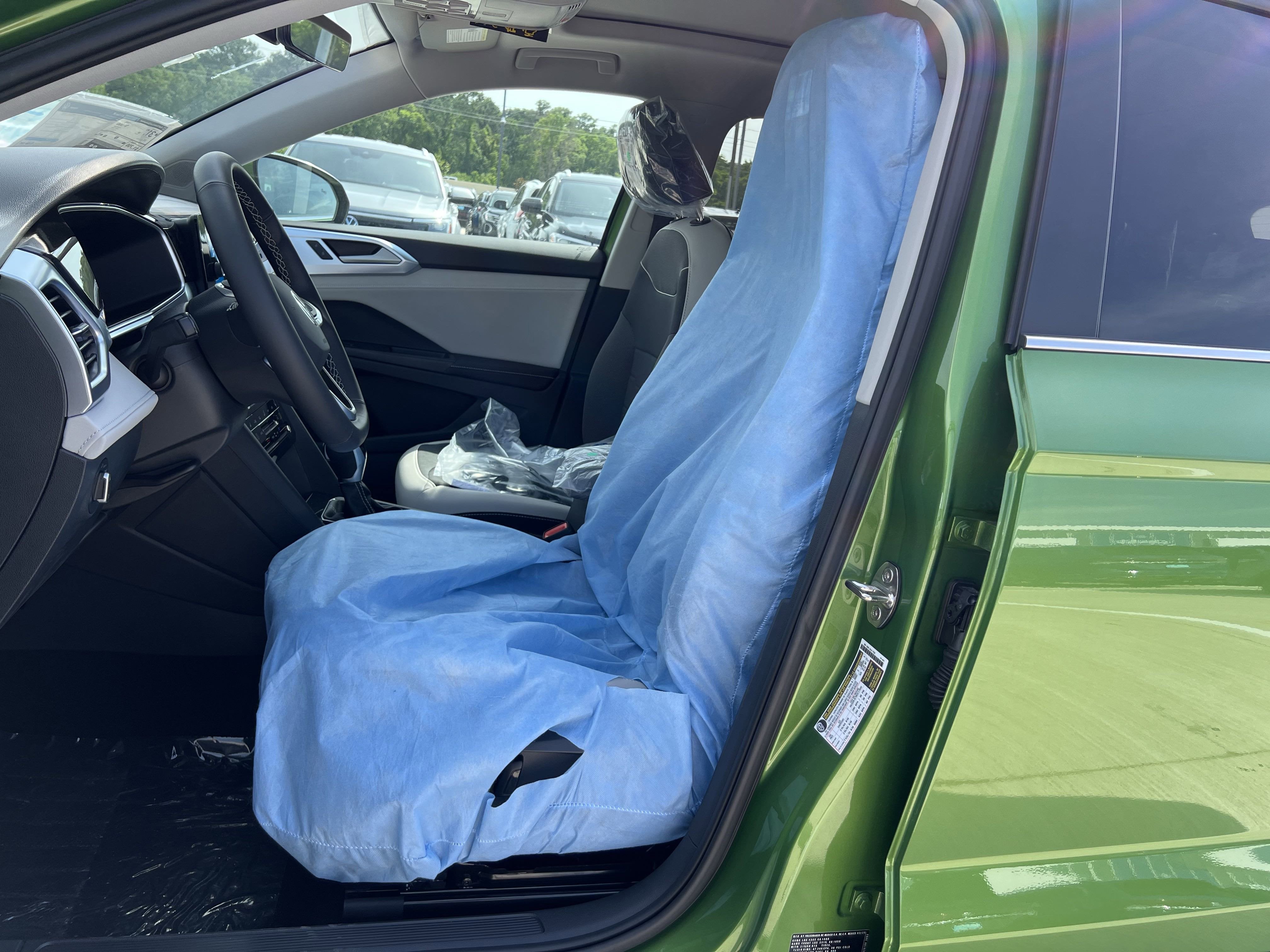 2025 Volkswagen Taos SE