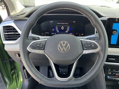 2025 Volkswagen Taos SE