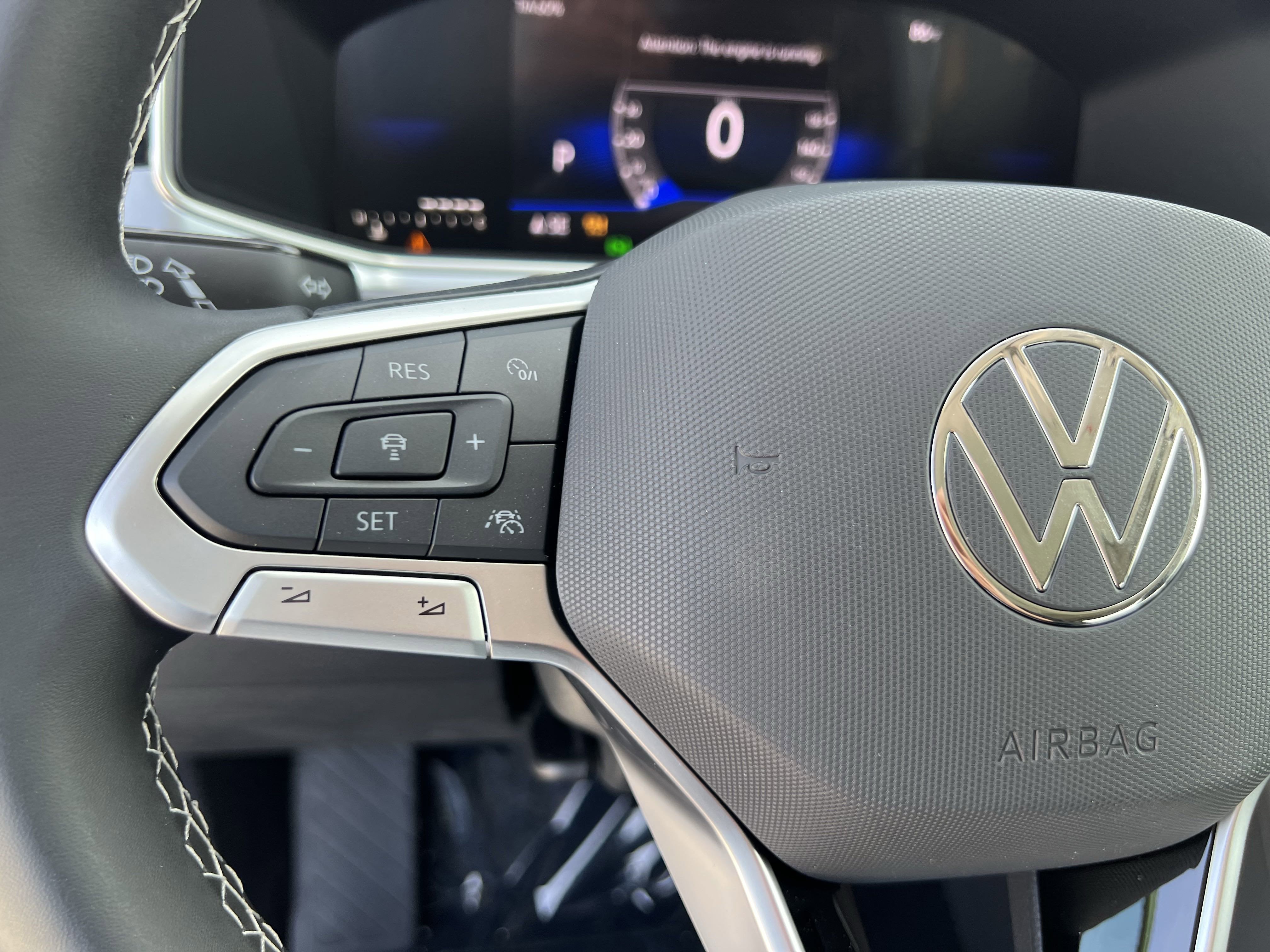 2025 Volkswagen Taos SE