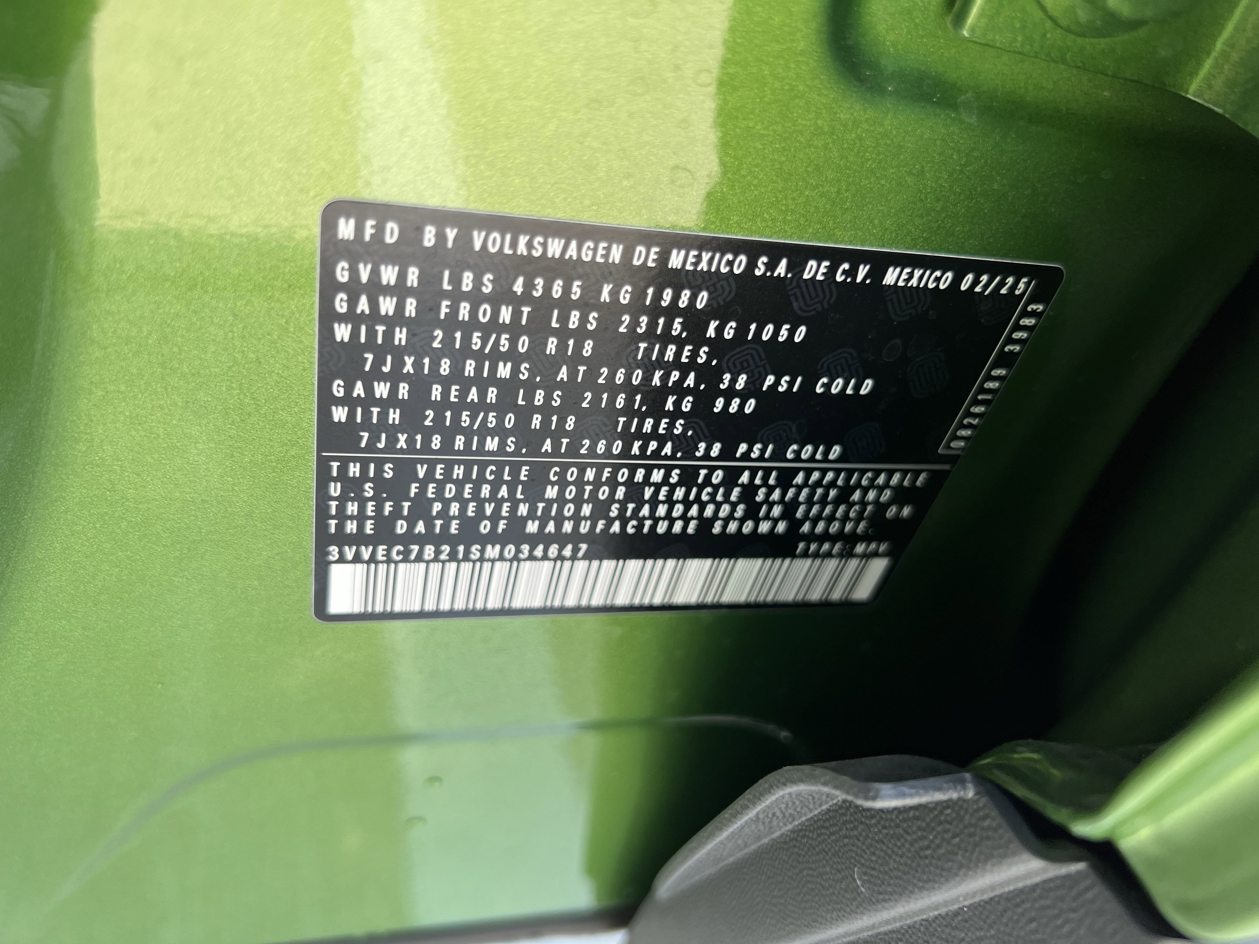 2025 Volkswagen Taos SE