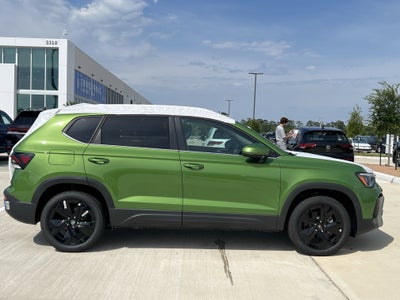 2025 Volkswagen Taos SE