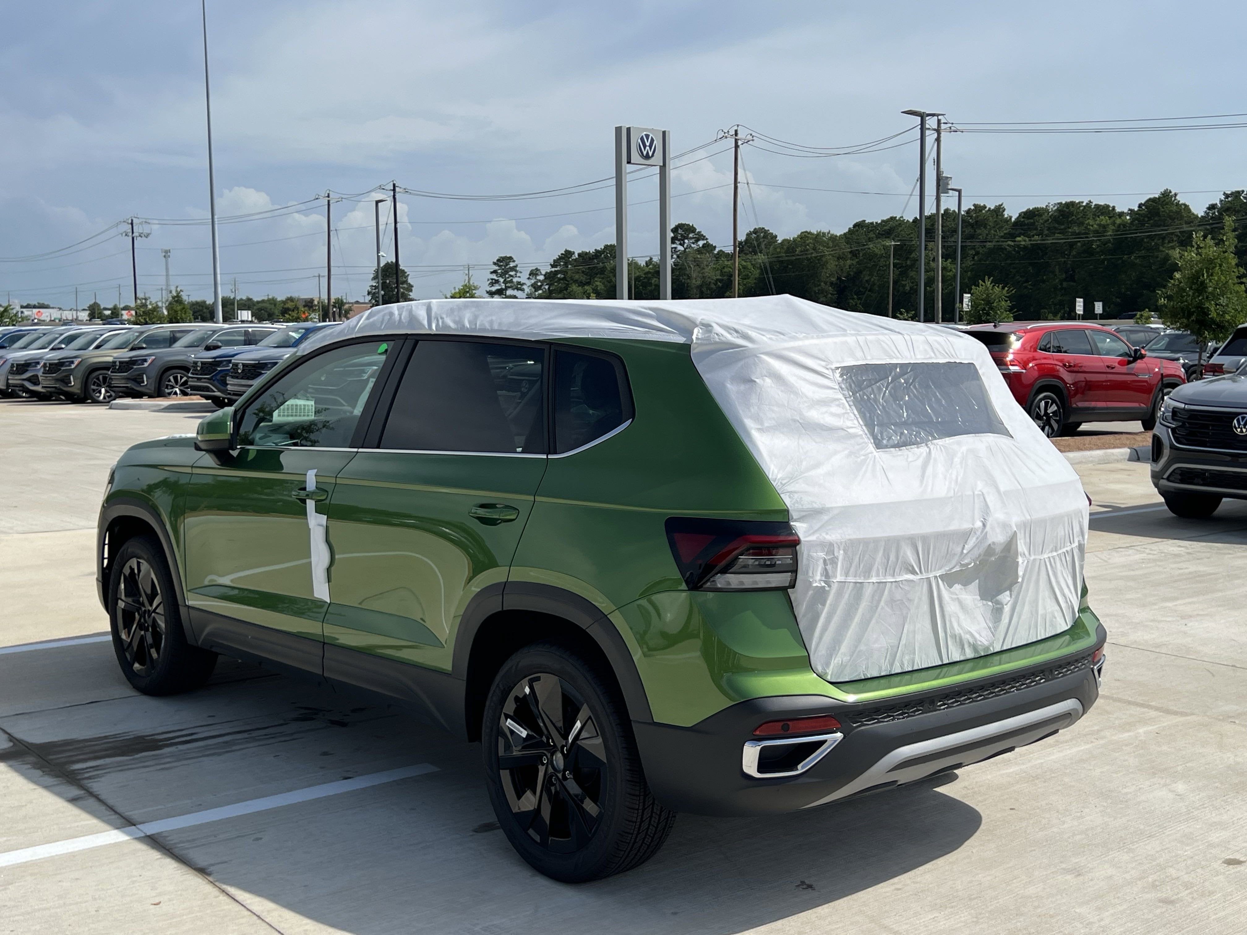 2025 Volkswagen Taos SE