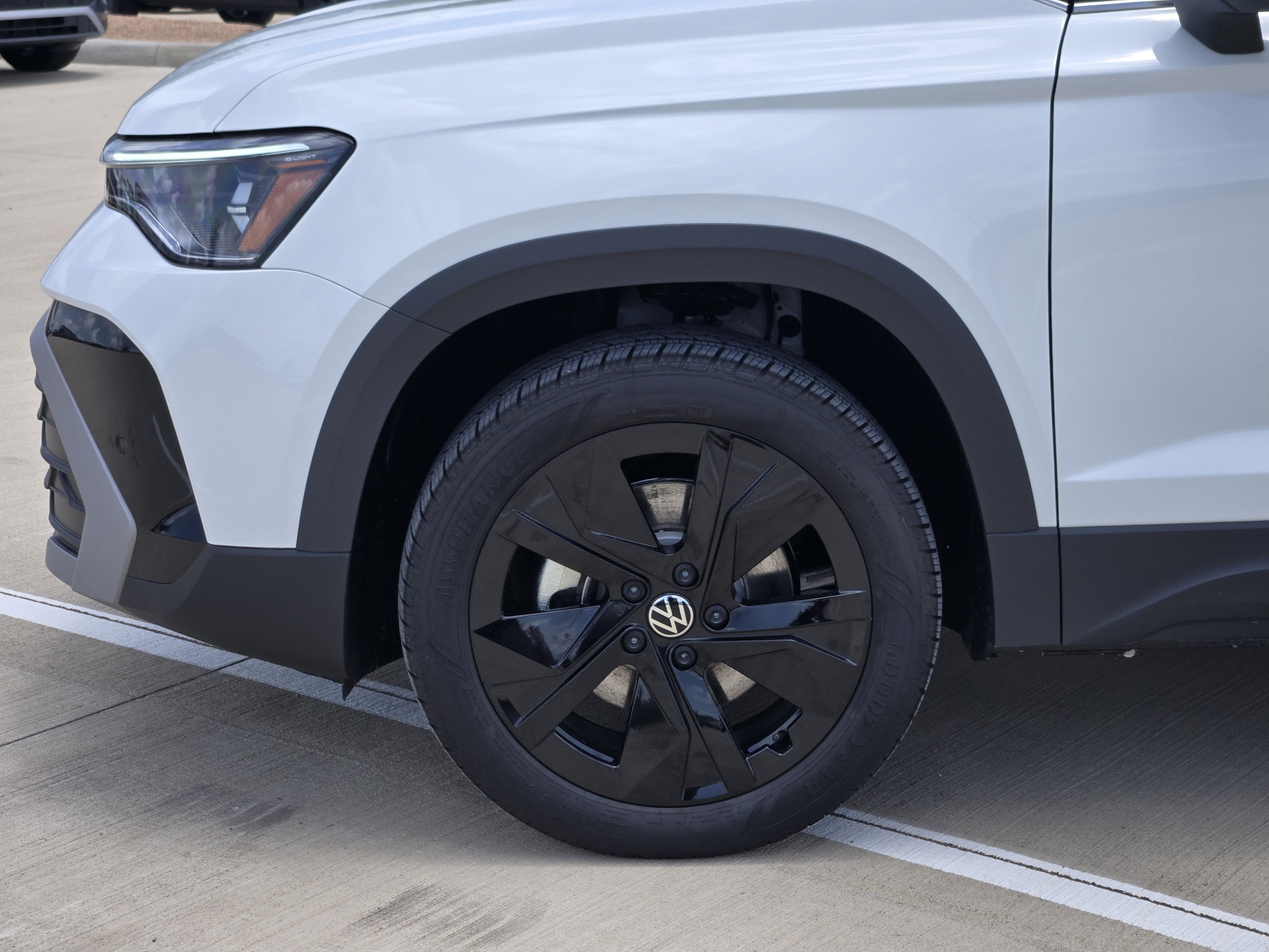 2026 Volkswagen Taos SE