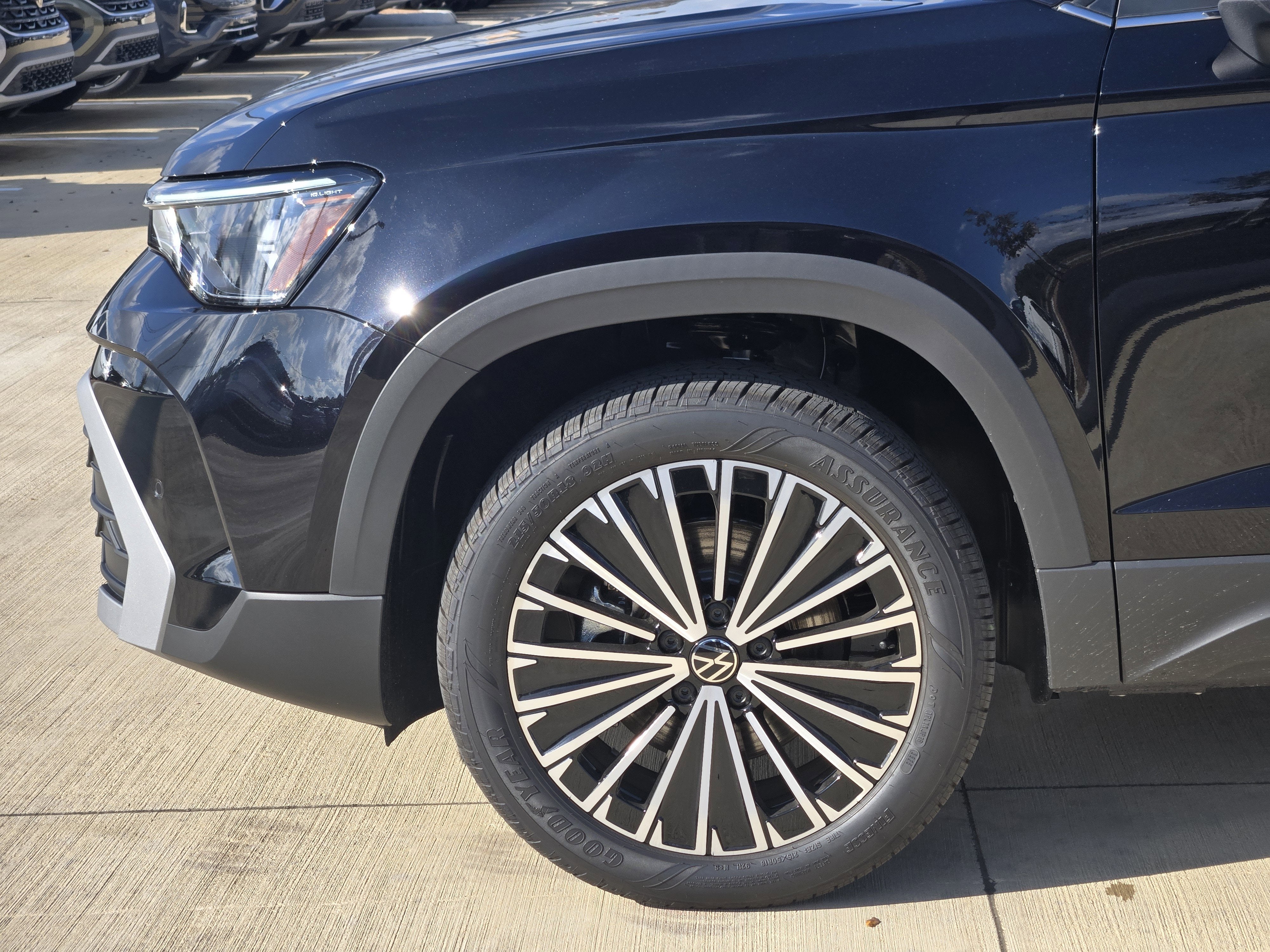 2026 Volkswagen Taos SE