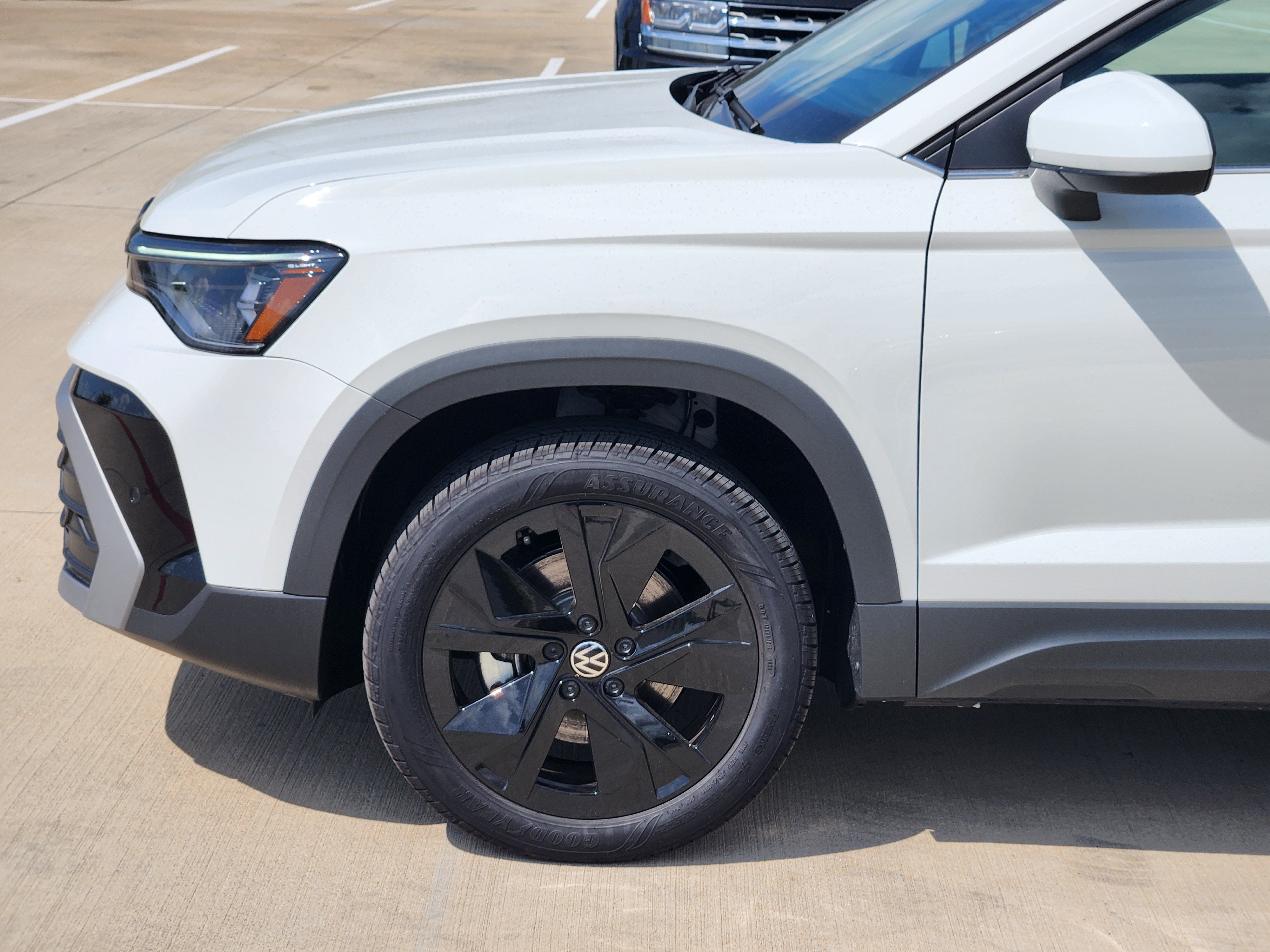 2026 Volkswagen Taos SE