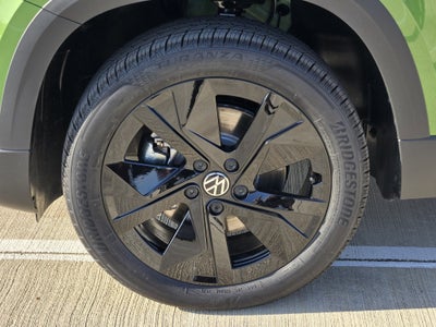 2026 Volkswagen Taos SE