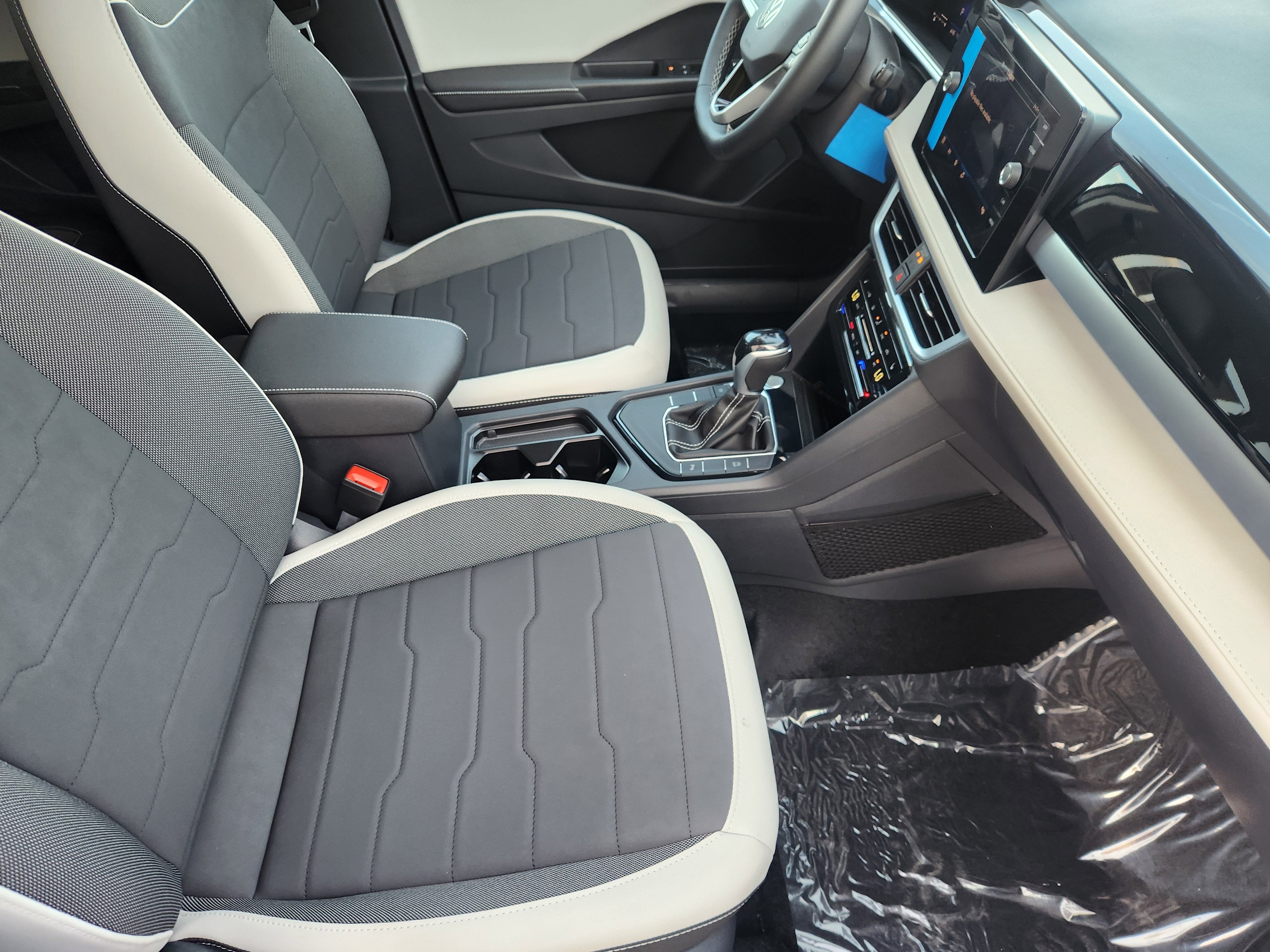 2026 Volkswagen Taos SE