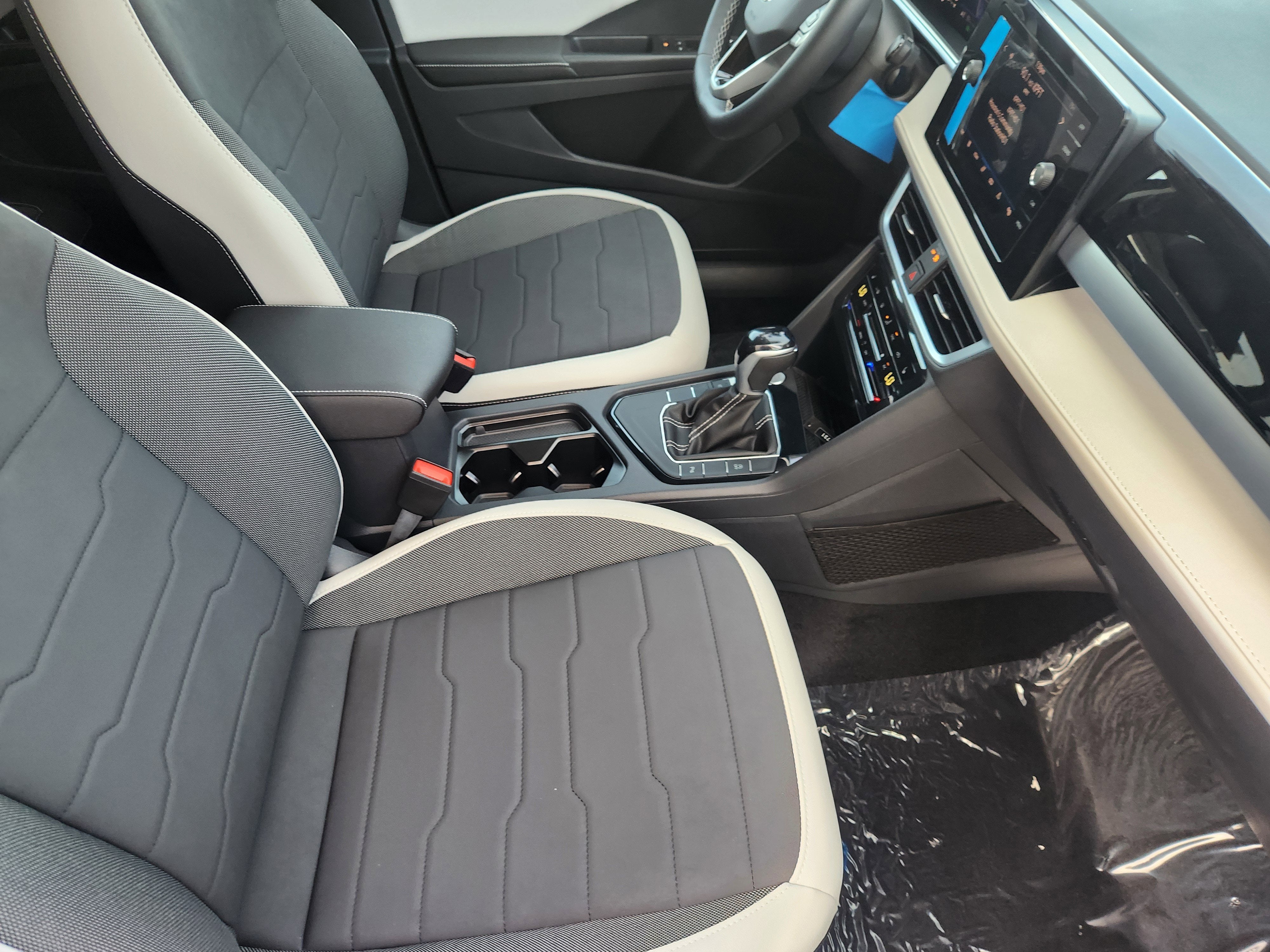 2026 Volkswagen Taos SE