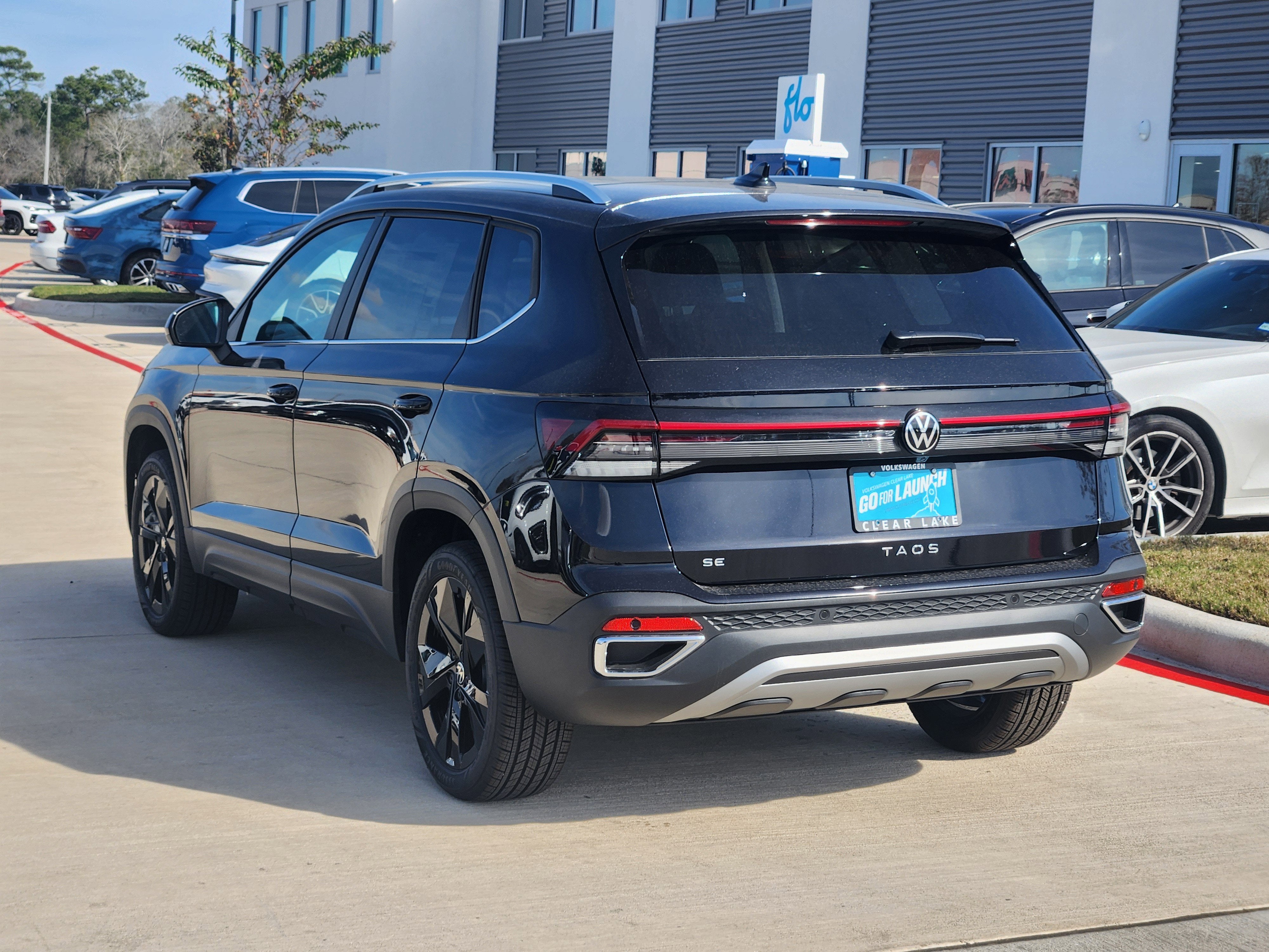 2026 Volkswagen Taos SE