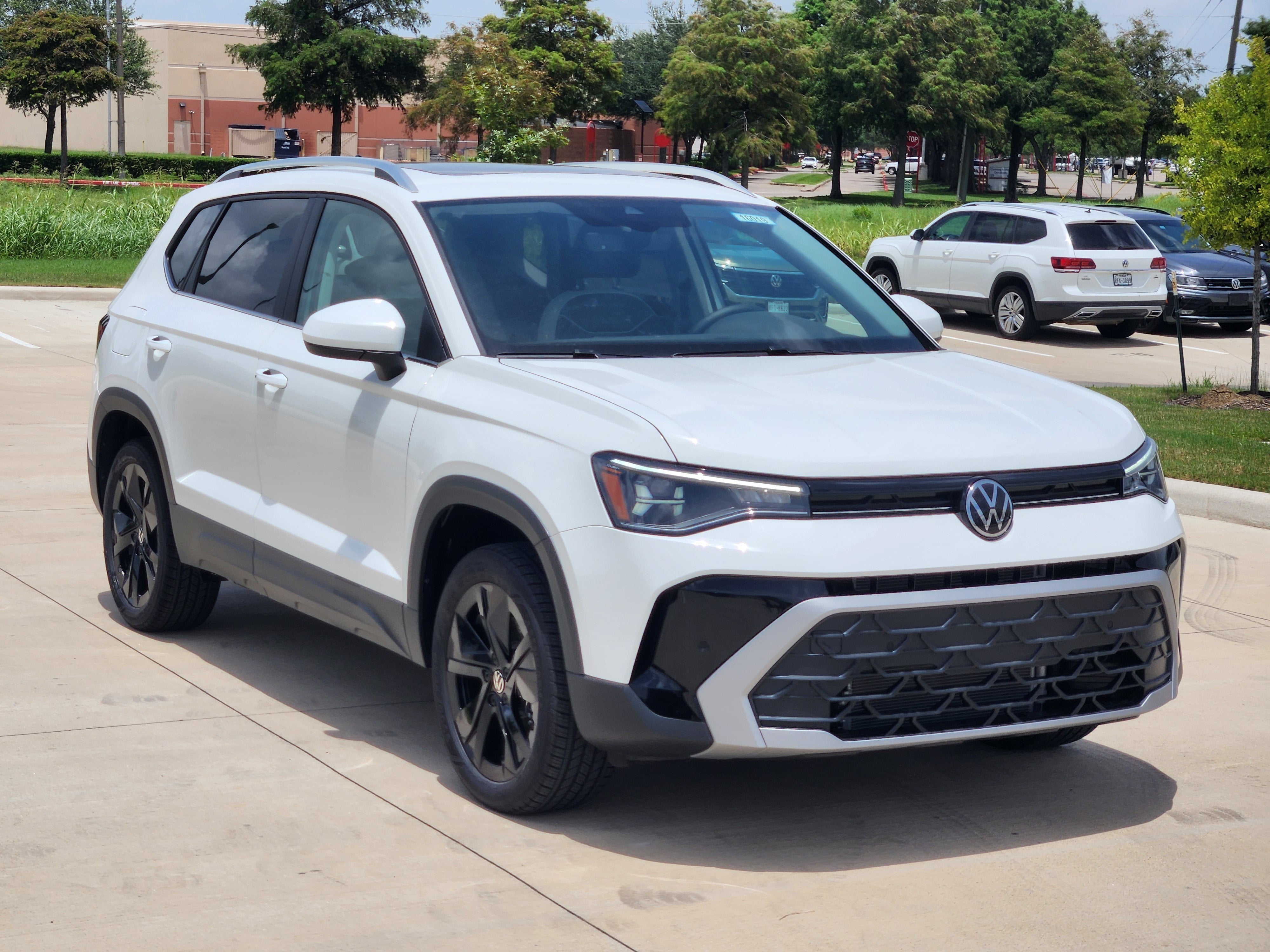 2026 Volkswagen Taos SE