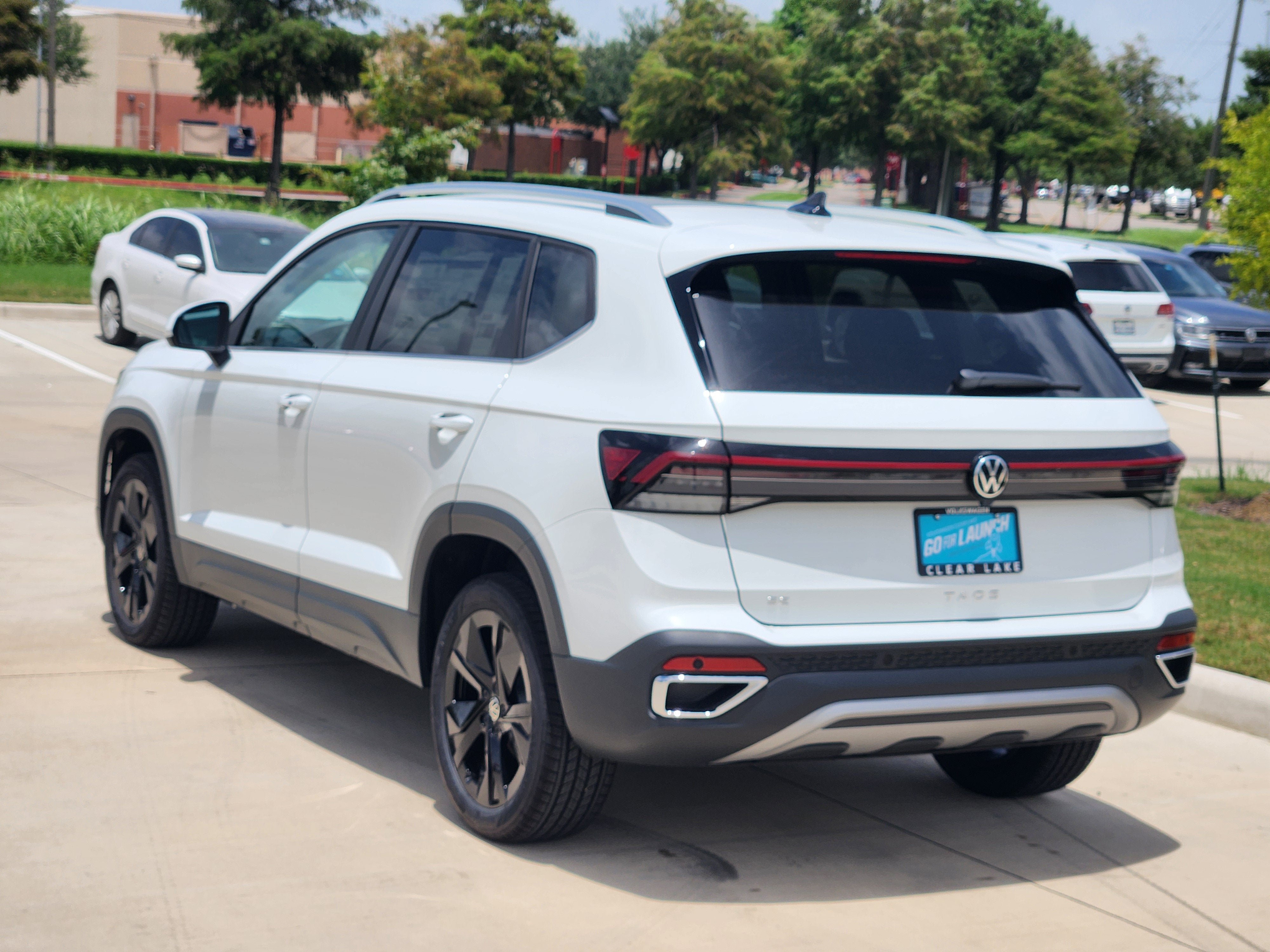 2026 Volkswagen Taos SE