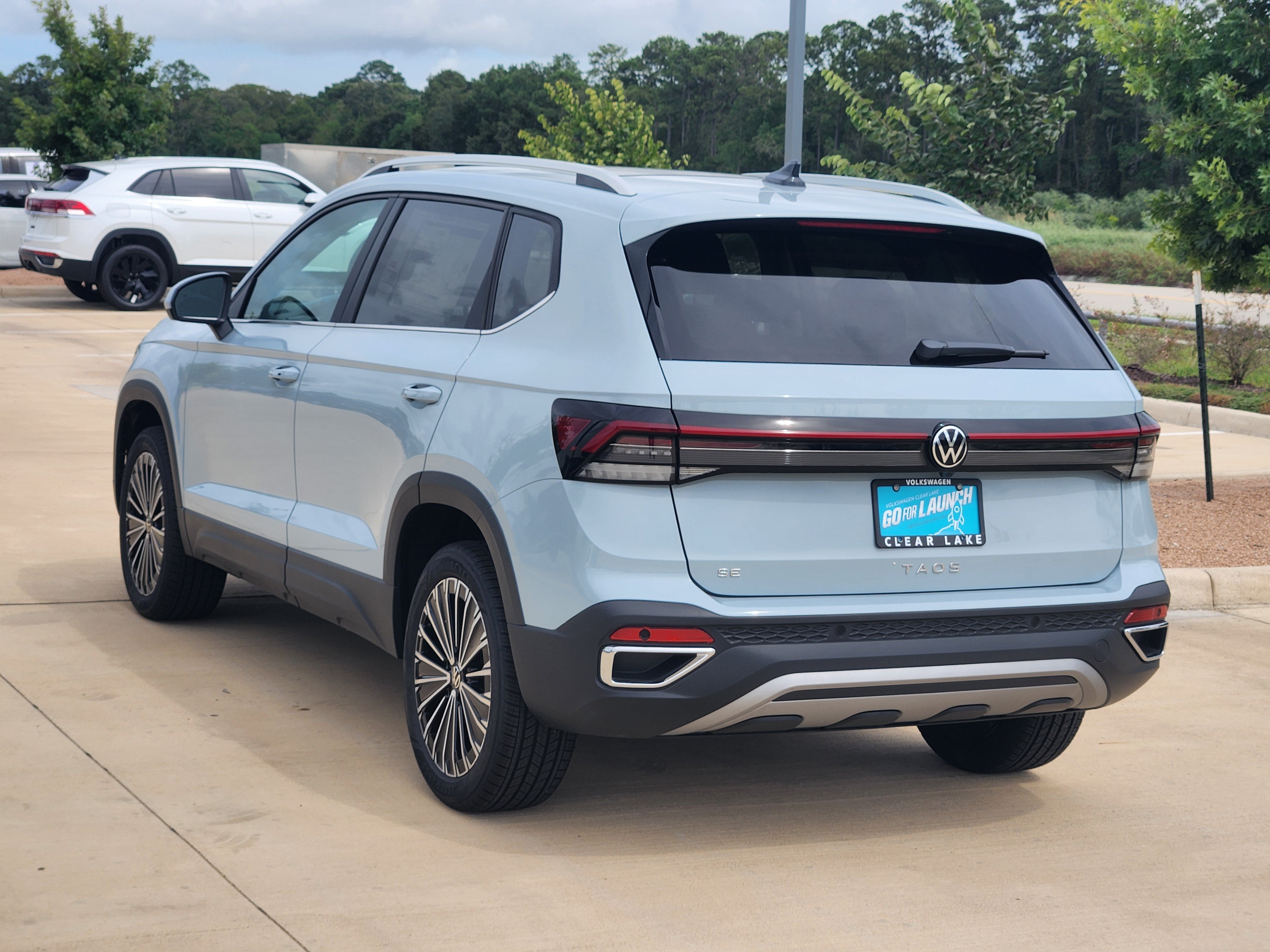 2027 Volkswagen Taos SE