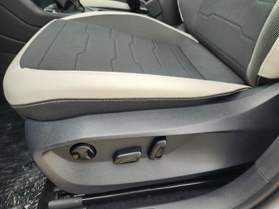 2027 Volkswagen Taos SE