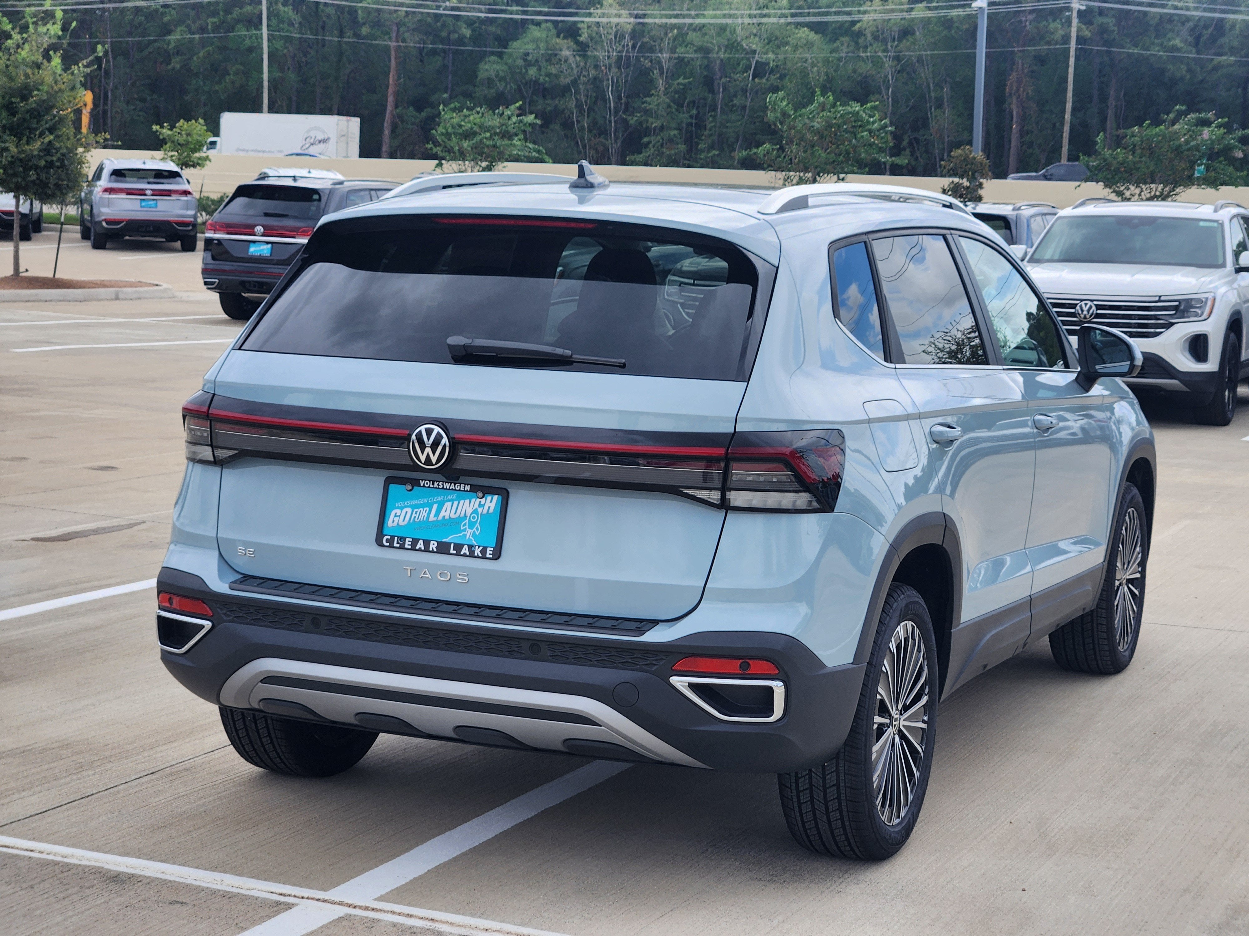 2027 Volkswagen Taos SE