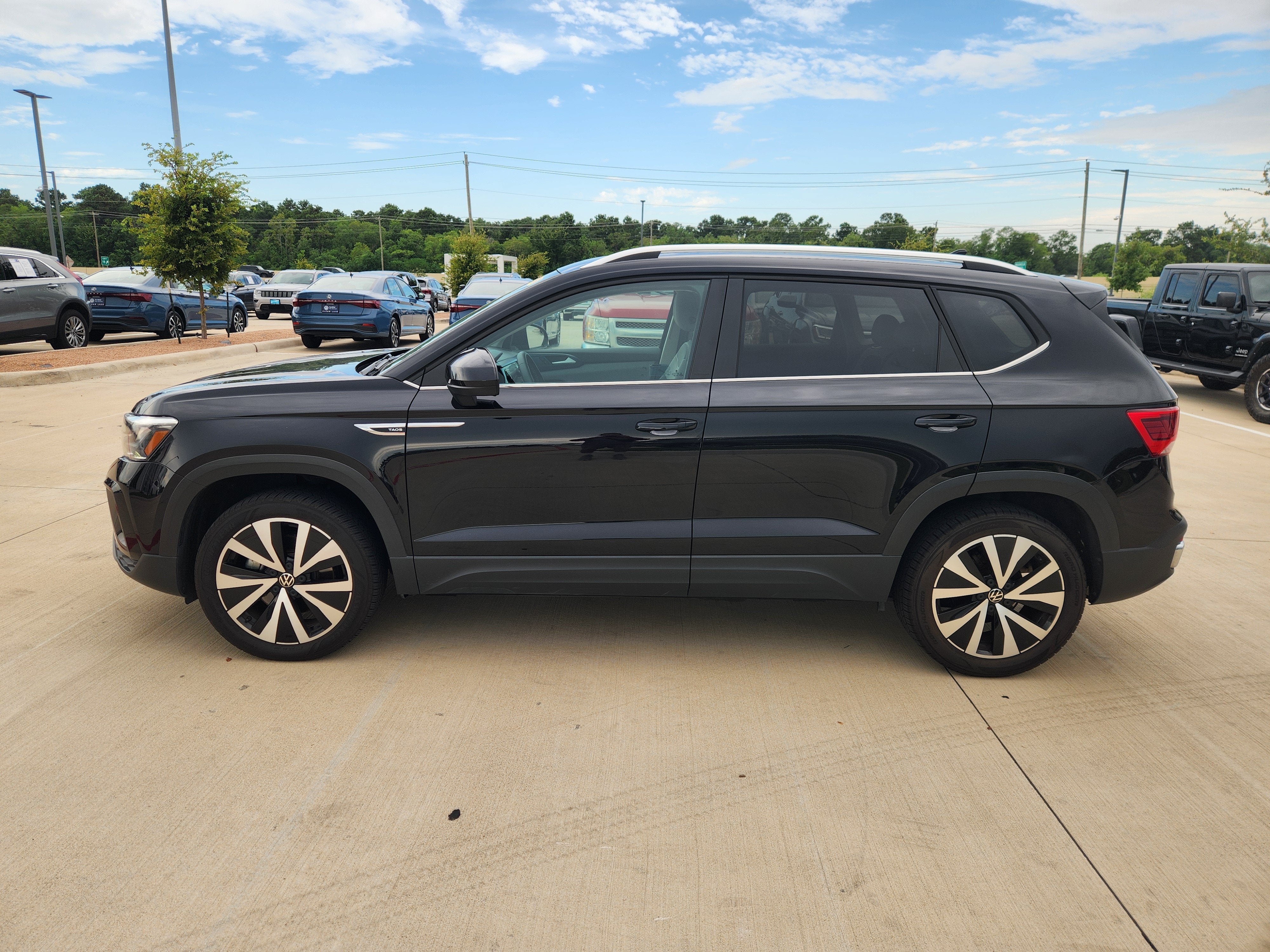 2023 Volkswagen Taos SE