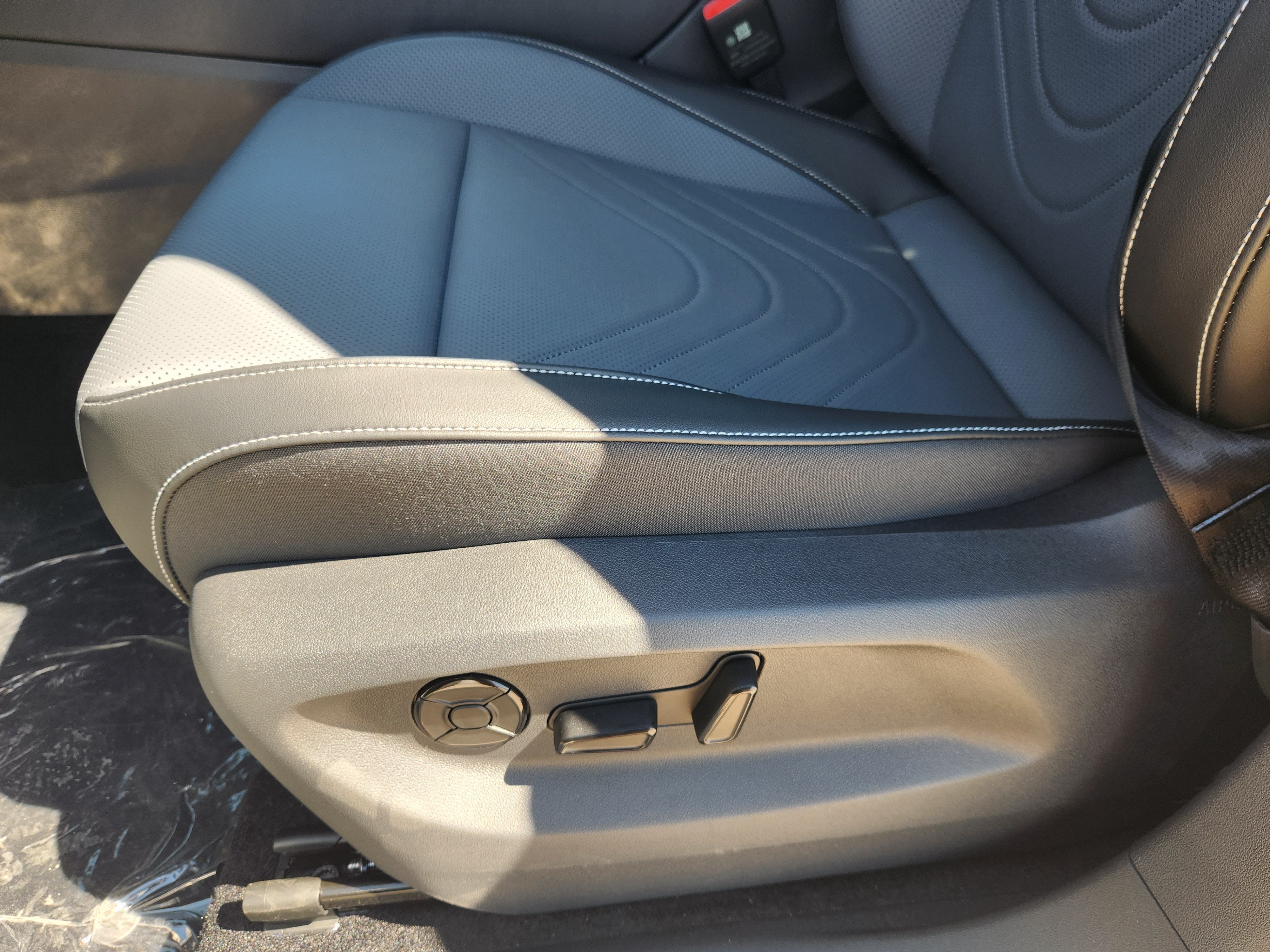 2027 Volkswagen Tiguan SE