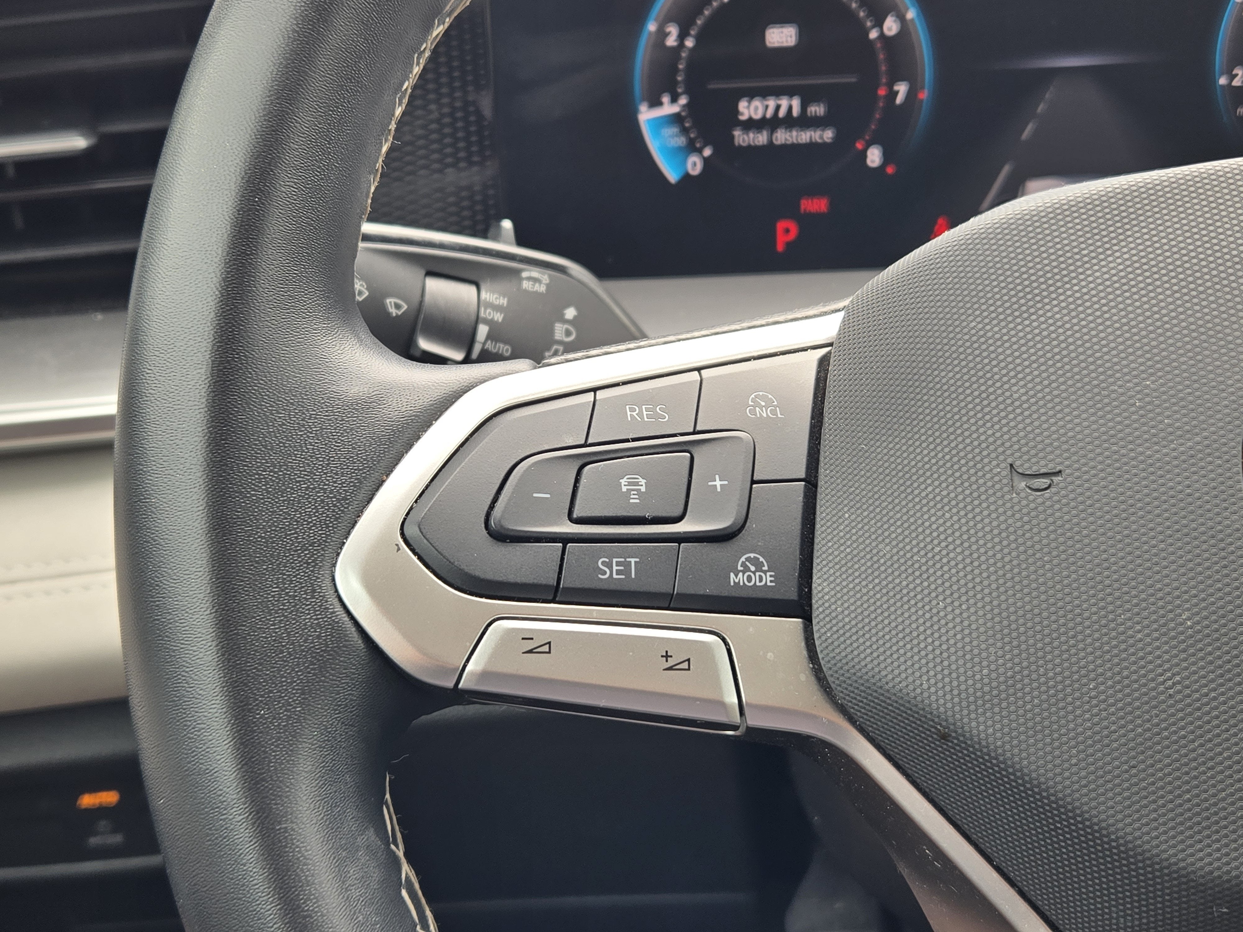 2025 Volkswagen Tiguan SE