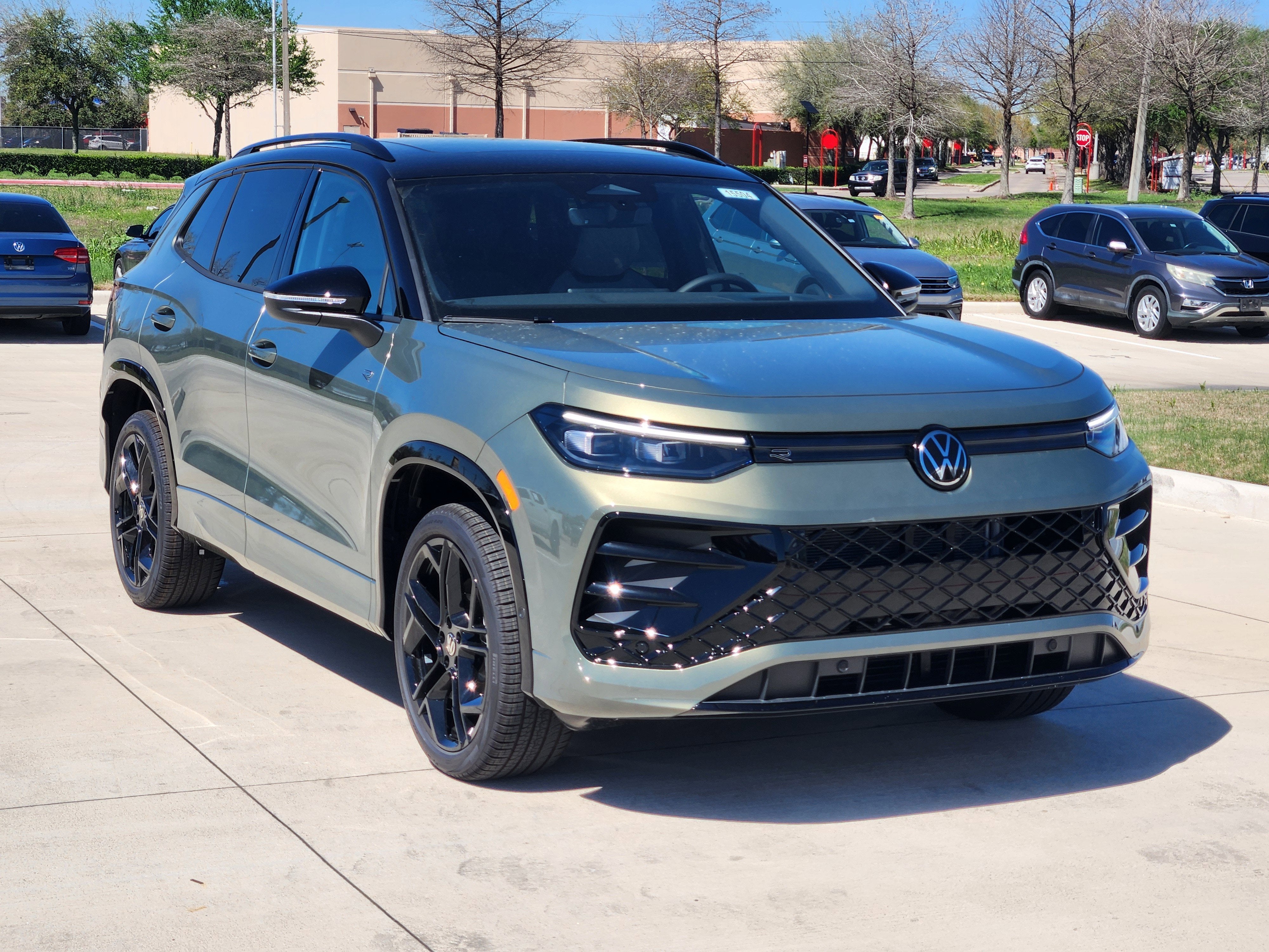 2026 Volkswagen Tiguan SE R-Line Black