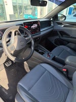 2025 Volkswagen Tiguan SE R-Line Black