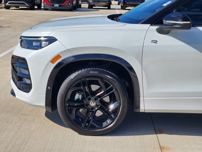 2025 Volkswagen Tiguan SE R-Line Black
