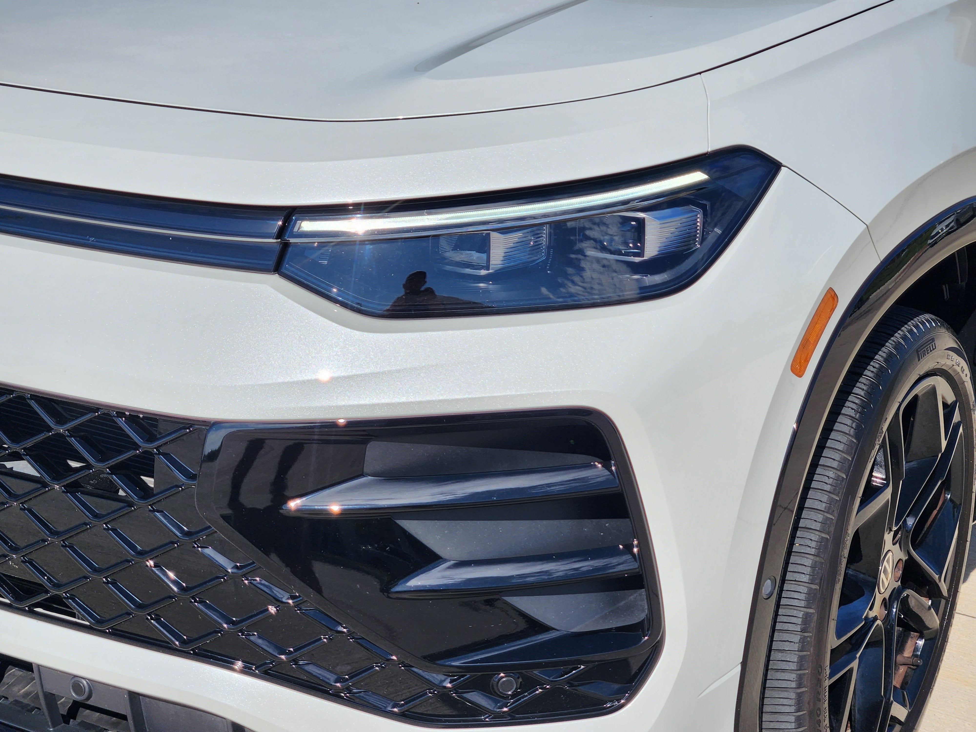2025 Volkswagen Tiguan SE R-Line Black