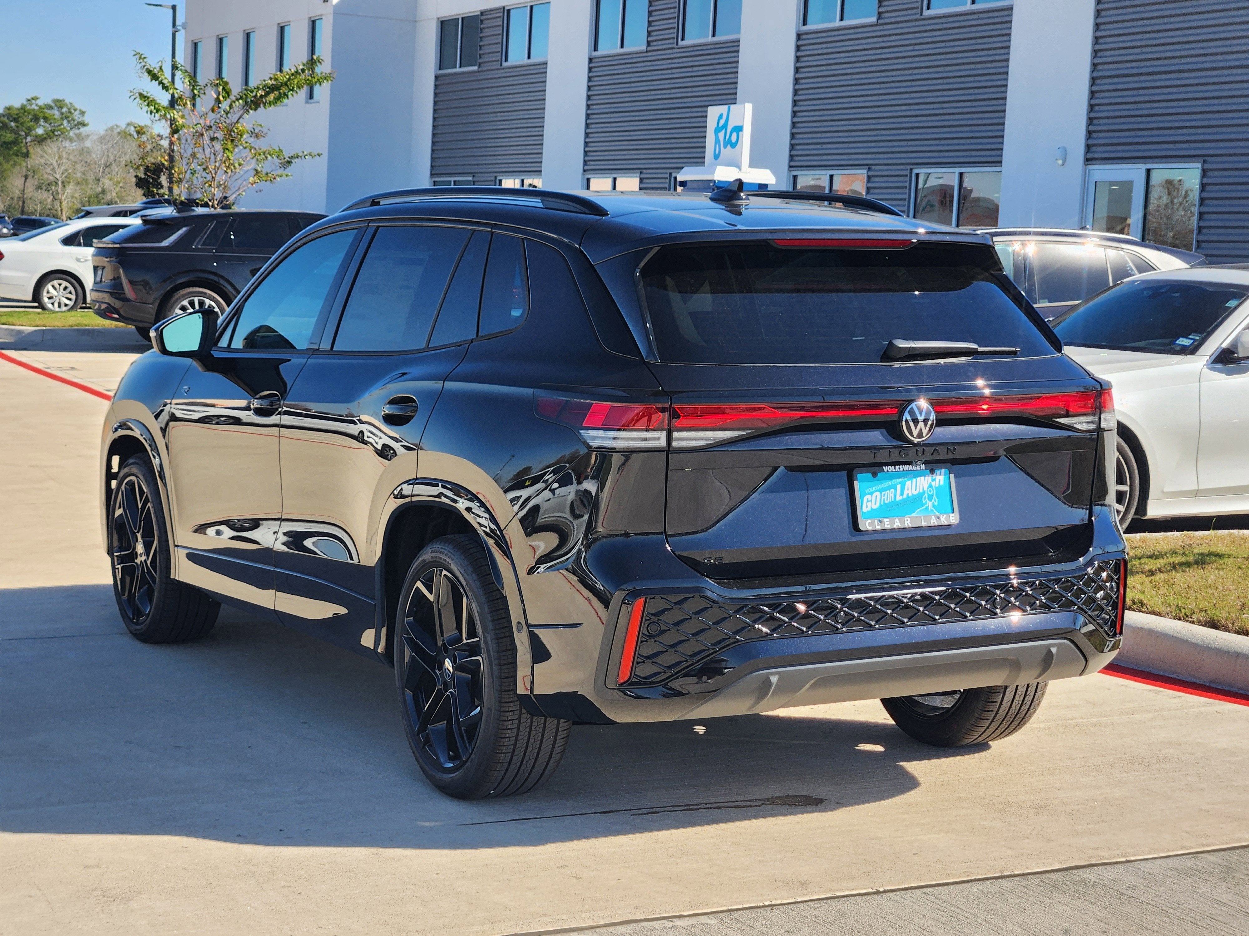 2026 Volkswagen Tiguan SE R-Line Black