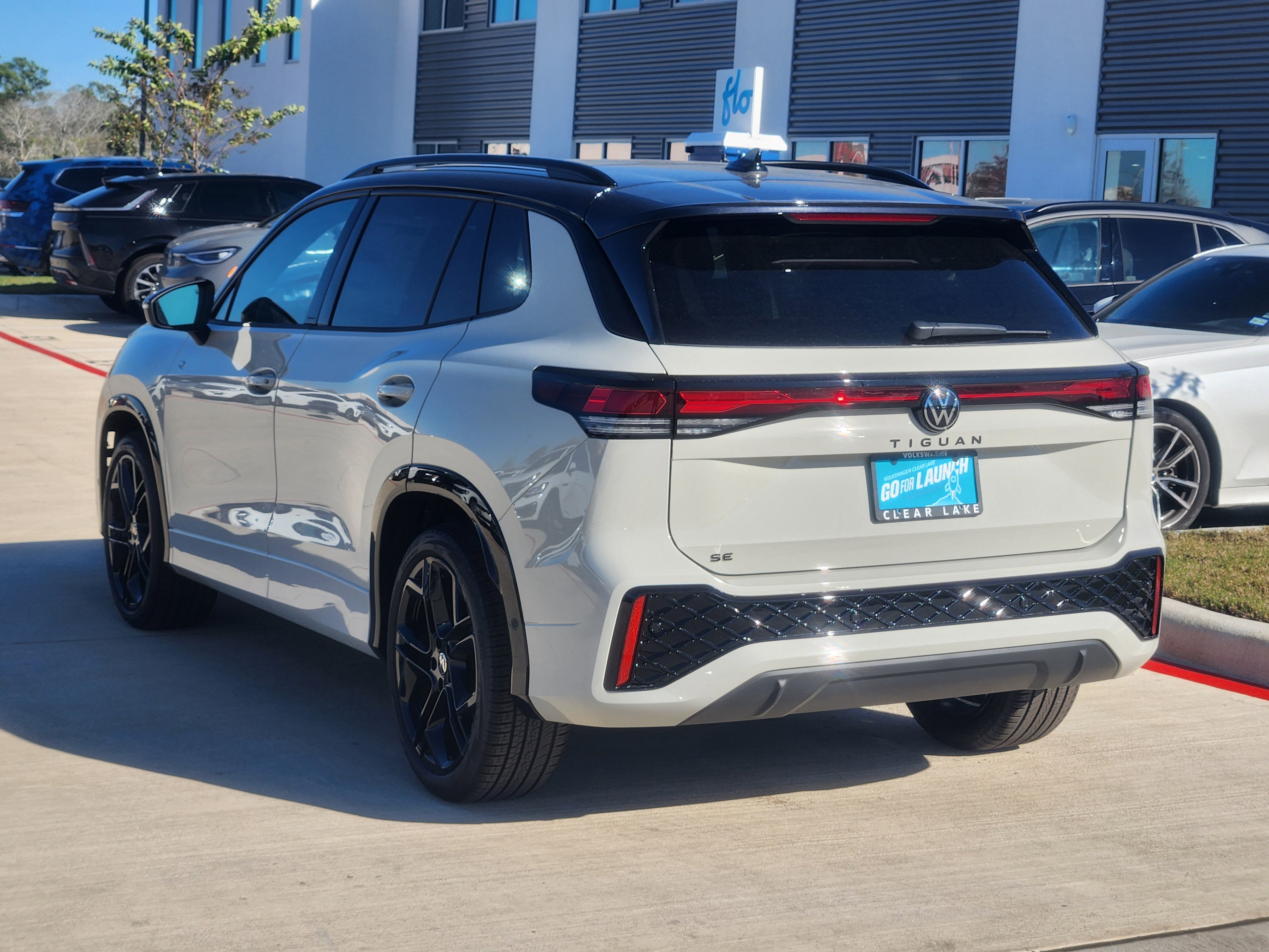 2026 Volkswagen Tiguan SE R-Line Black