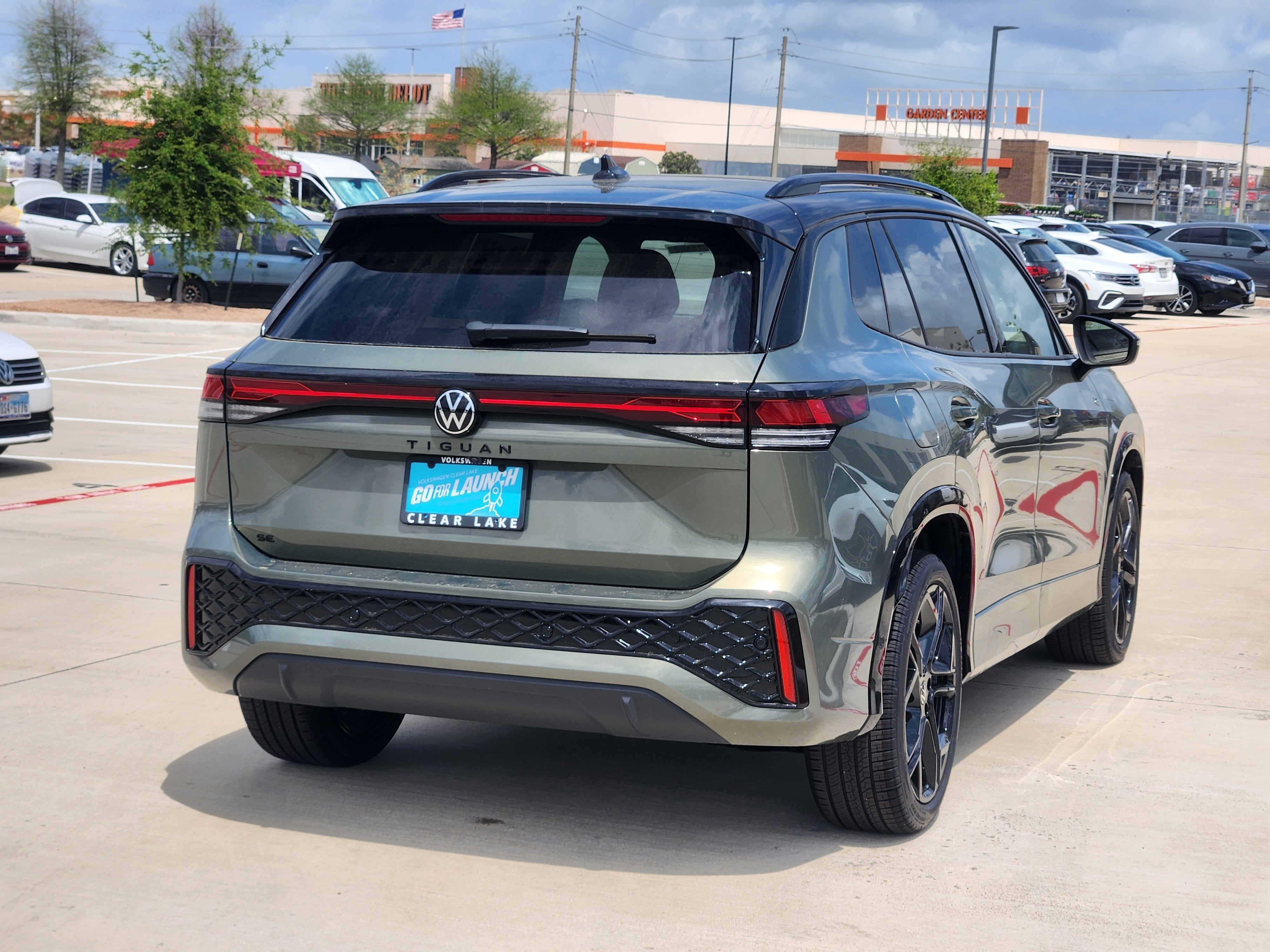 2026 Volkswagen Tiguan SE R-Line Black