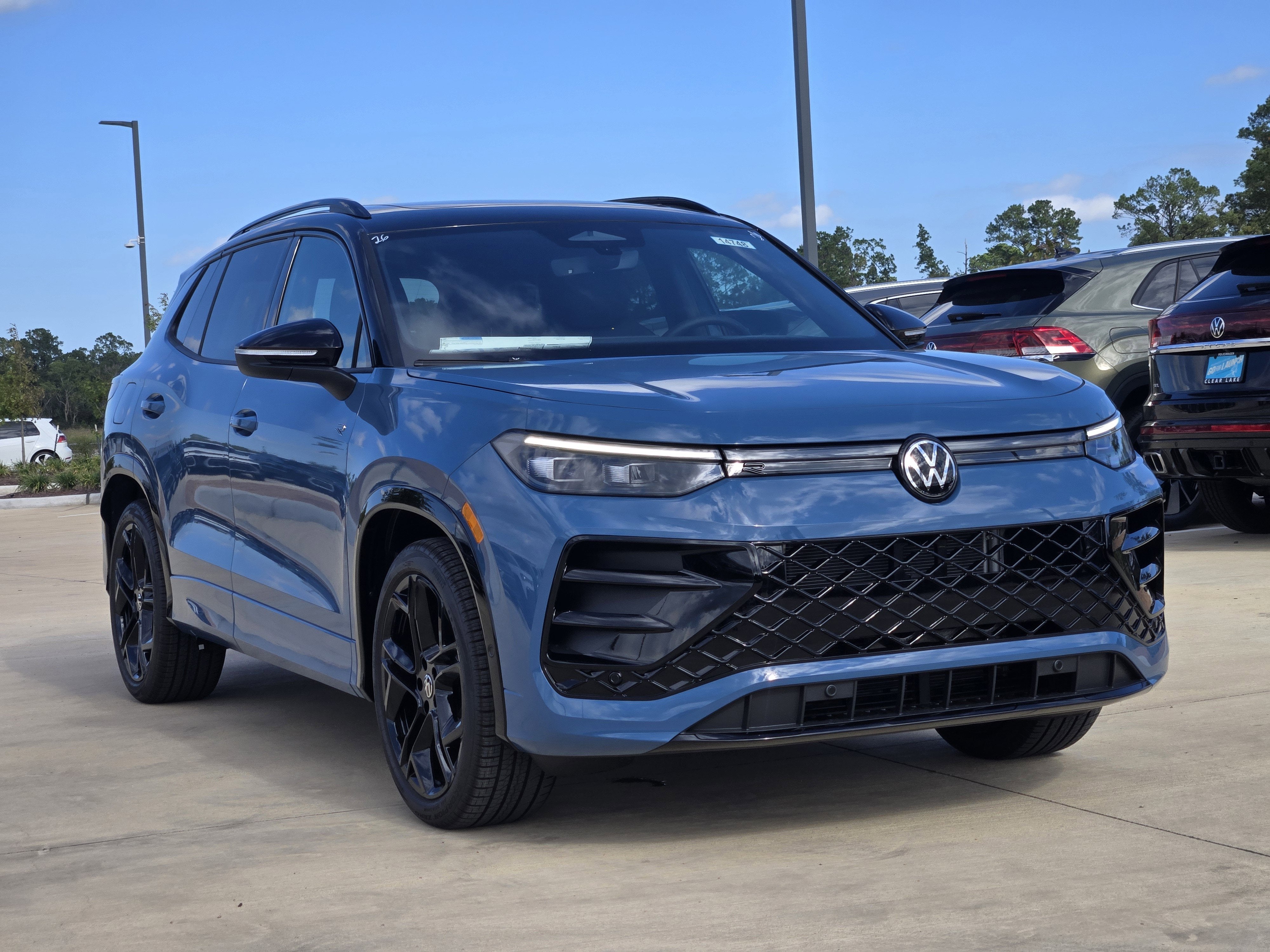 2026 Volkswagen Tiguan SE R-Line Black