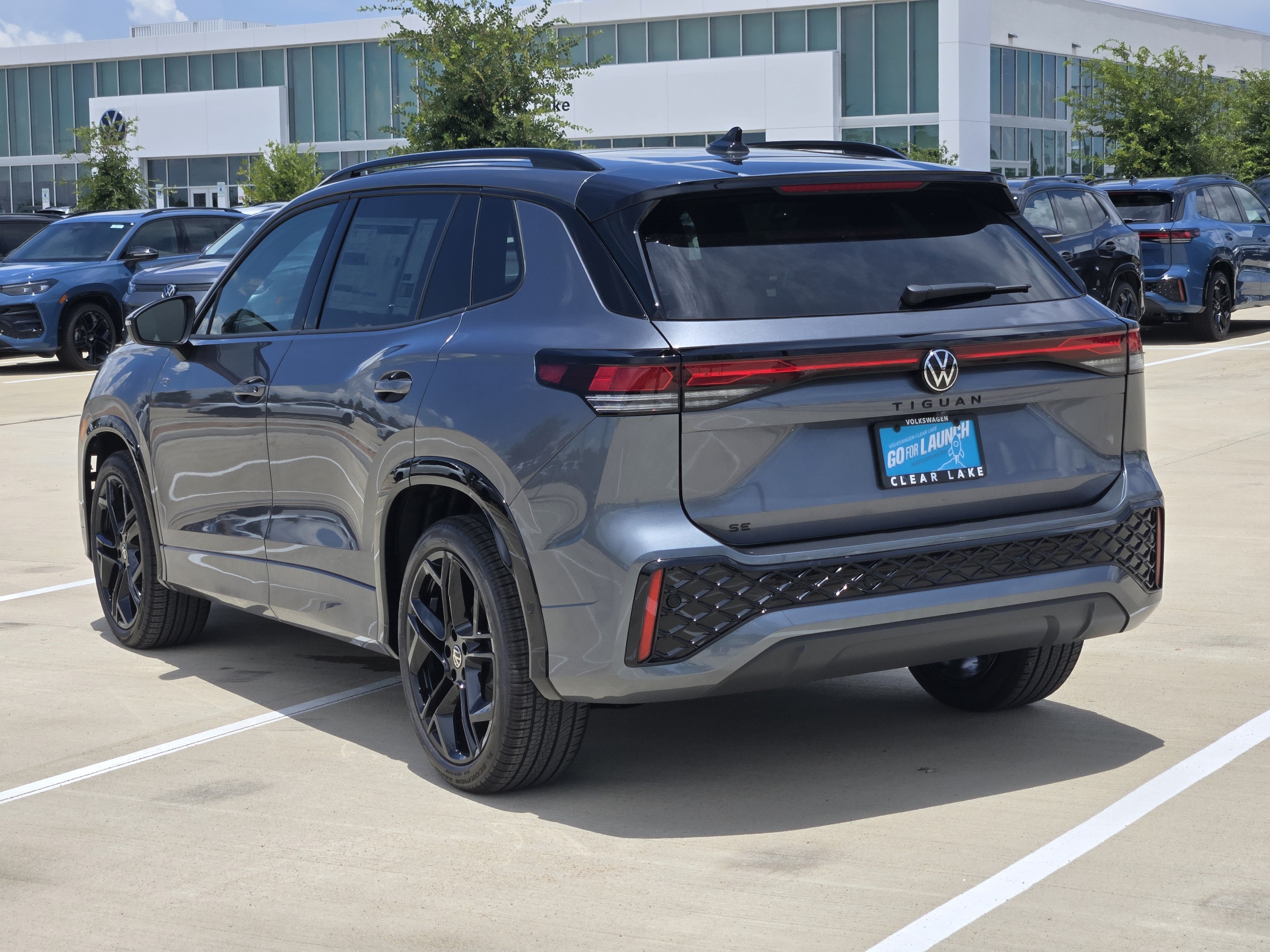 2026 Volkswagen Tiguan SE R-Line Black