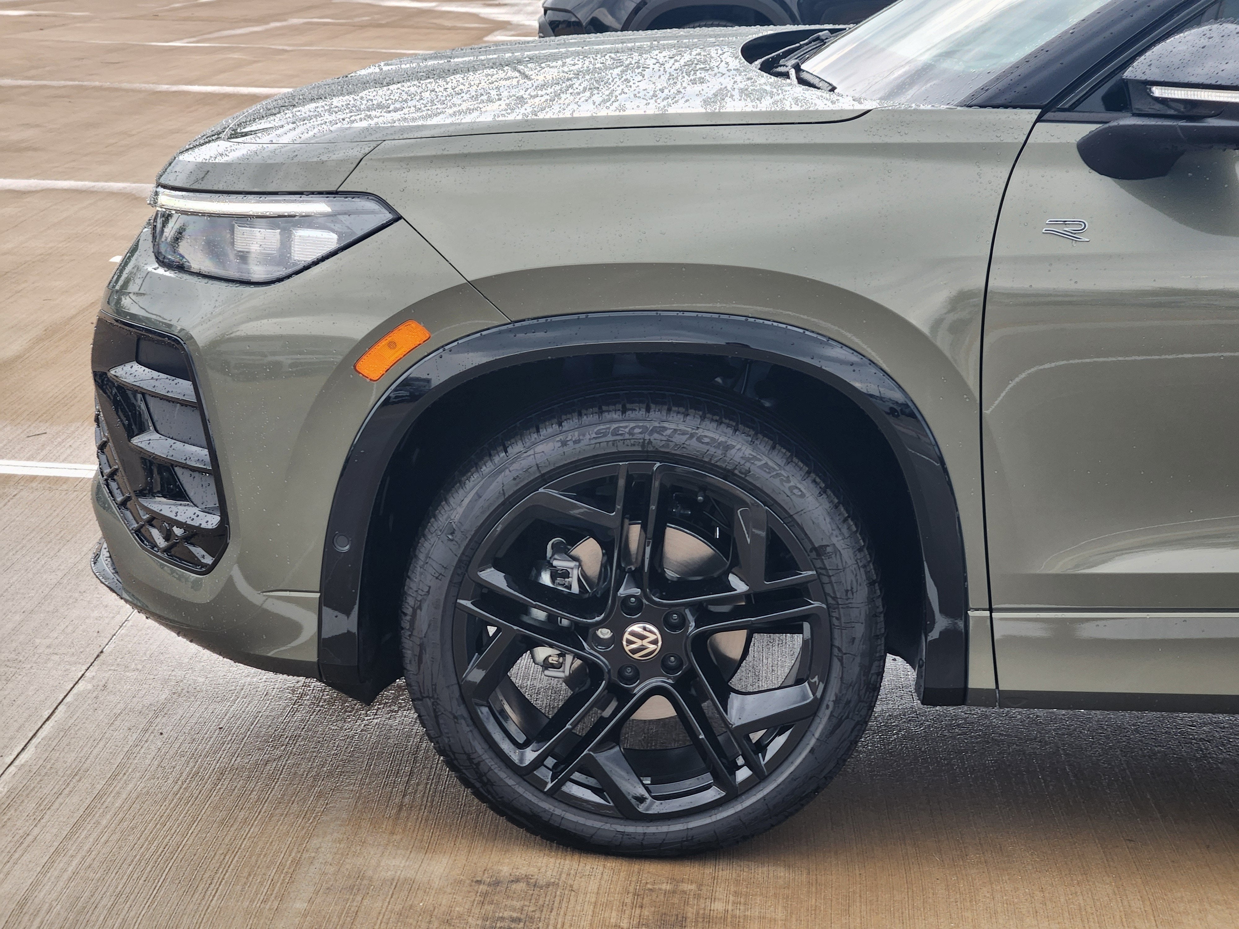 2026 Volkswagen Tiguan SE R-Line Black