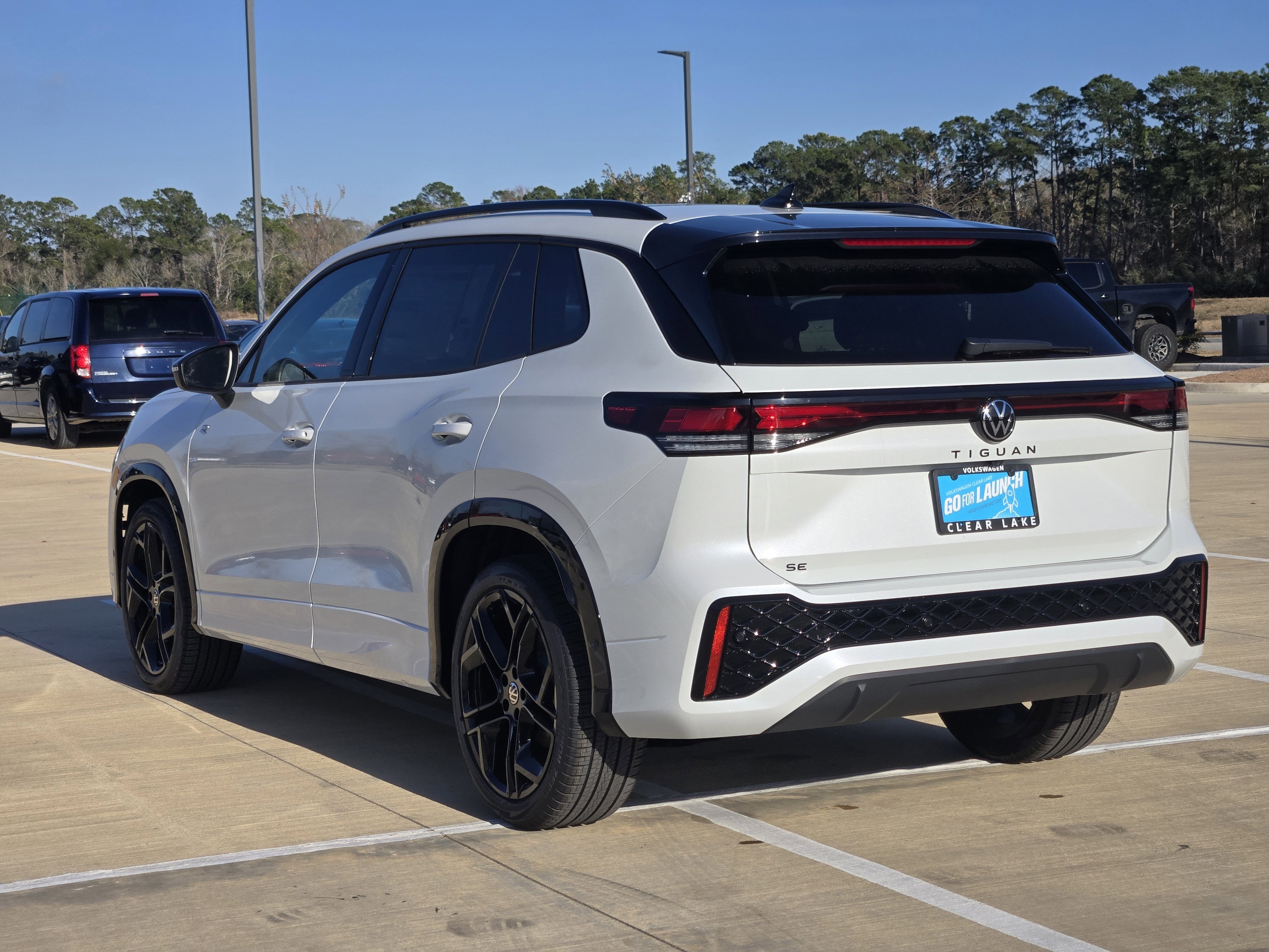 2026 Volkswagen Tiguan SE R-Line Black